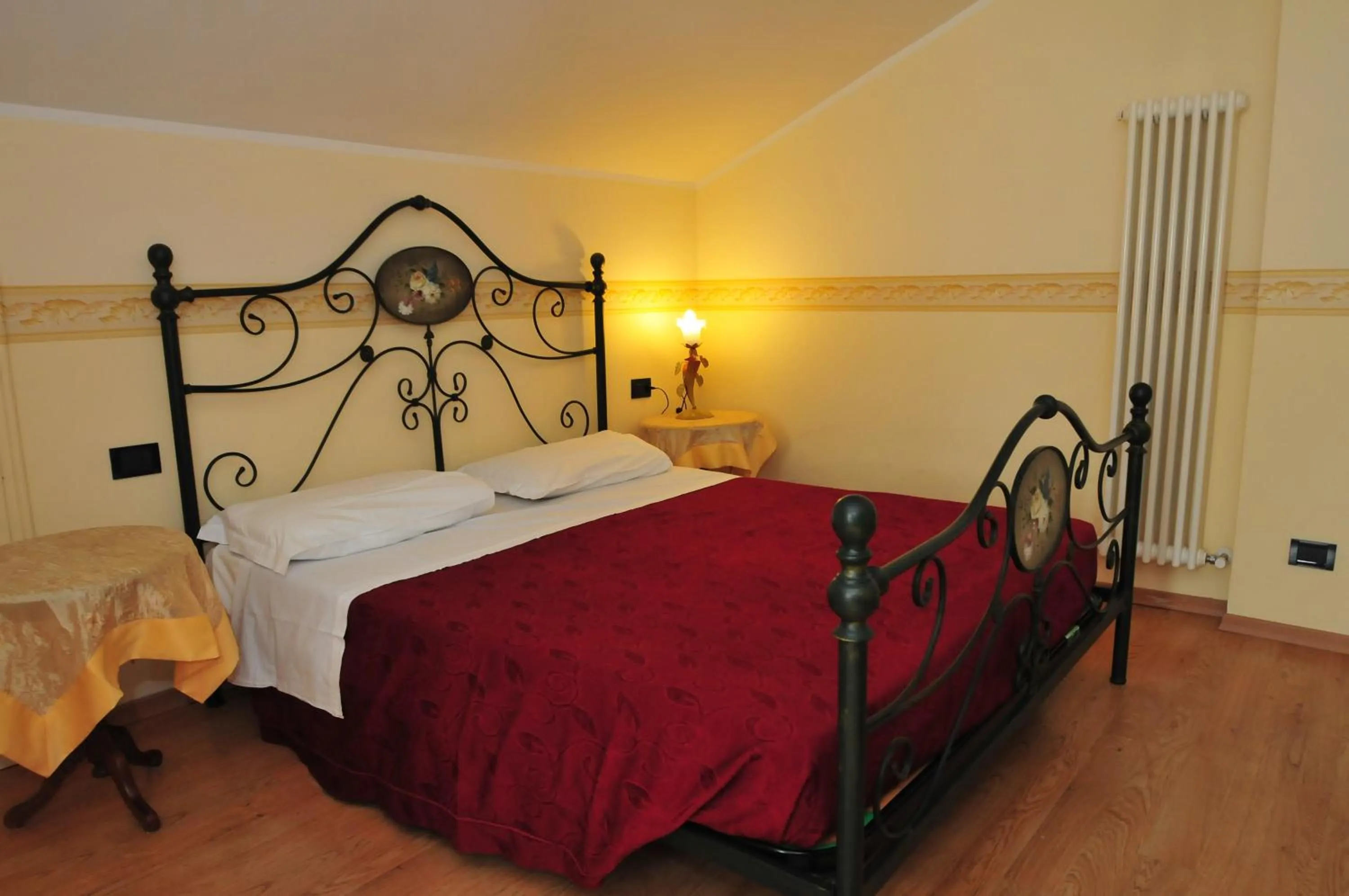 Bedroom, Bed in Locanda Sant'Anna Hotel