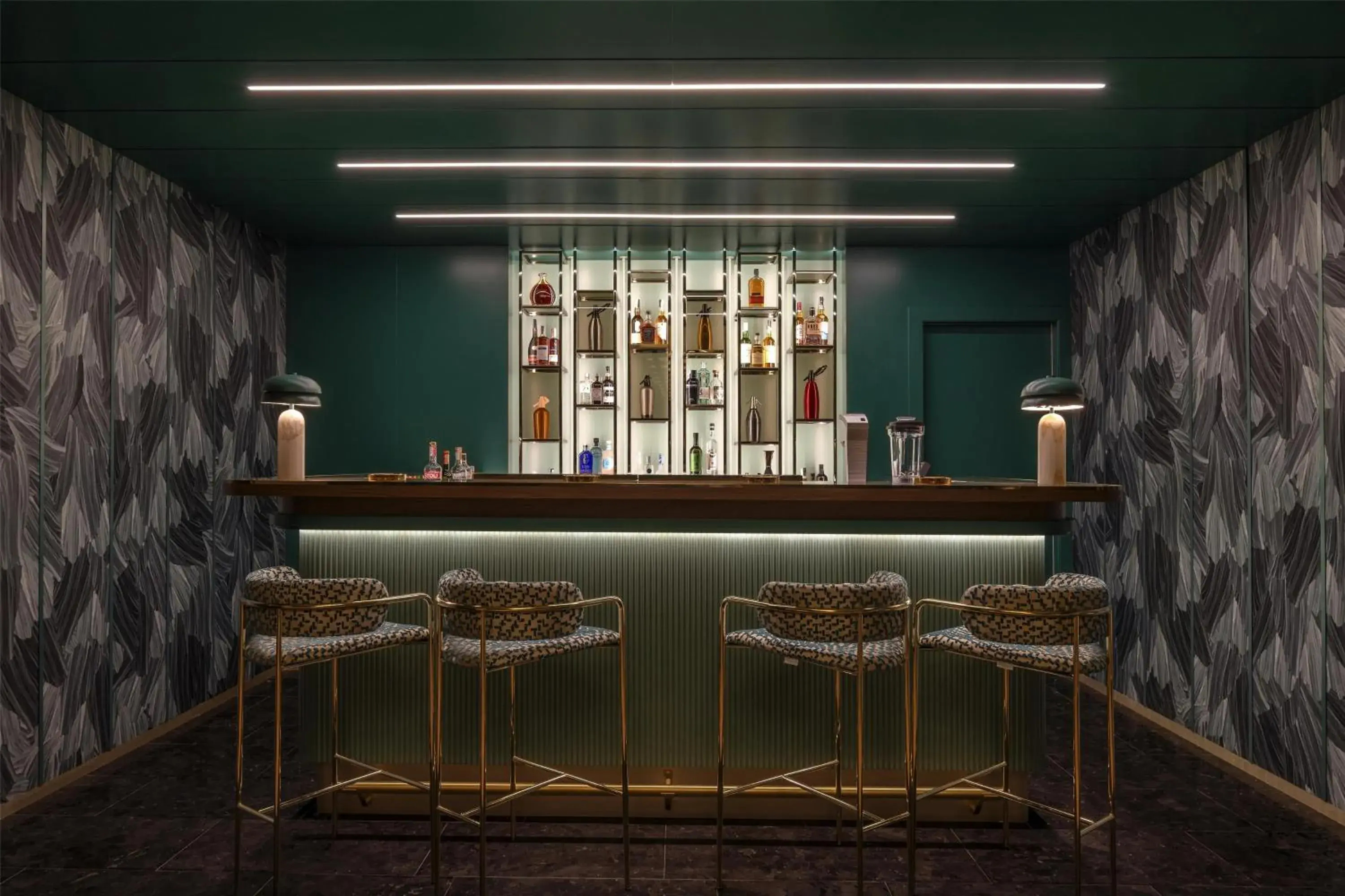 Lounge or bar in Hilton Turin Centre Lounge or bar in Hilton Turin Centre