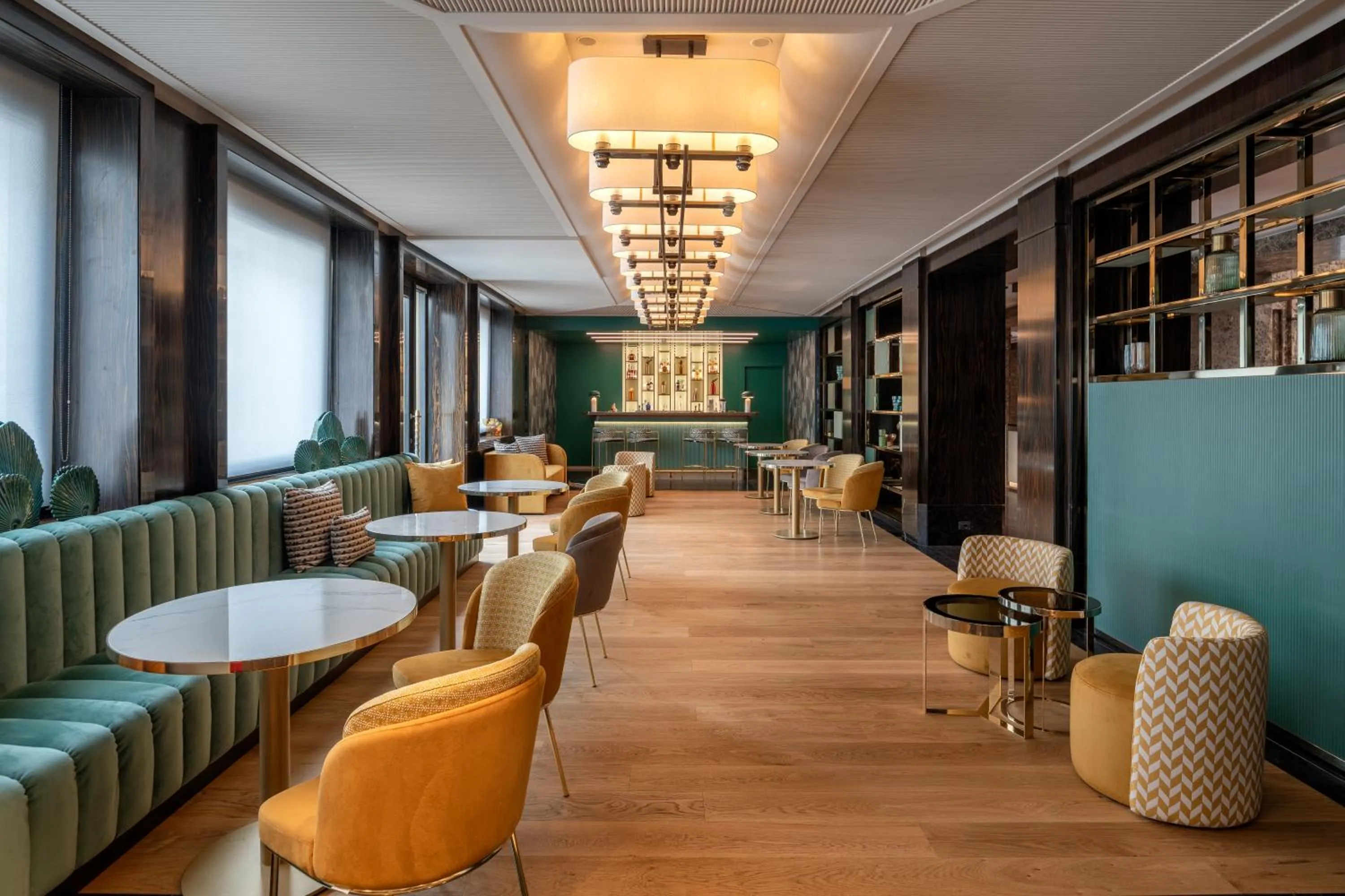 Lounge or bar in Hilton Turin Centre