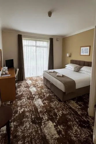 The Prince of Wales Hotel Berkeley by Bellevilla, A38 M5