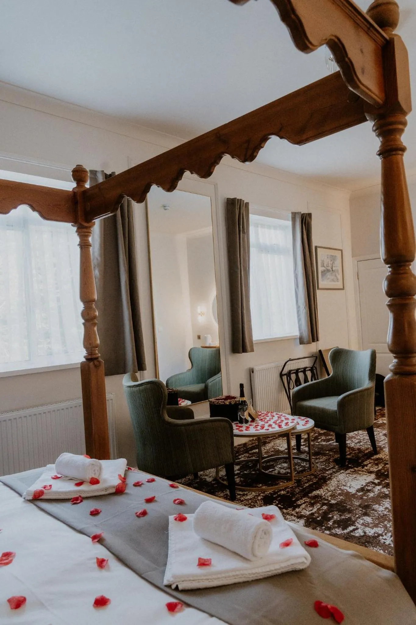 Bedroom, Bed in The Prince of Wales Hotel Berkeley by Bellevilla, A38 M5