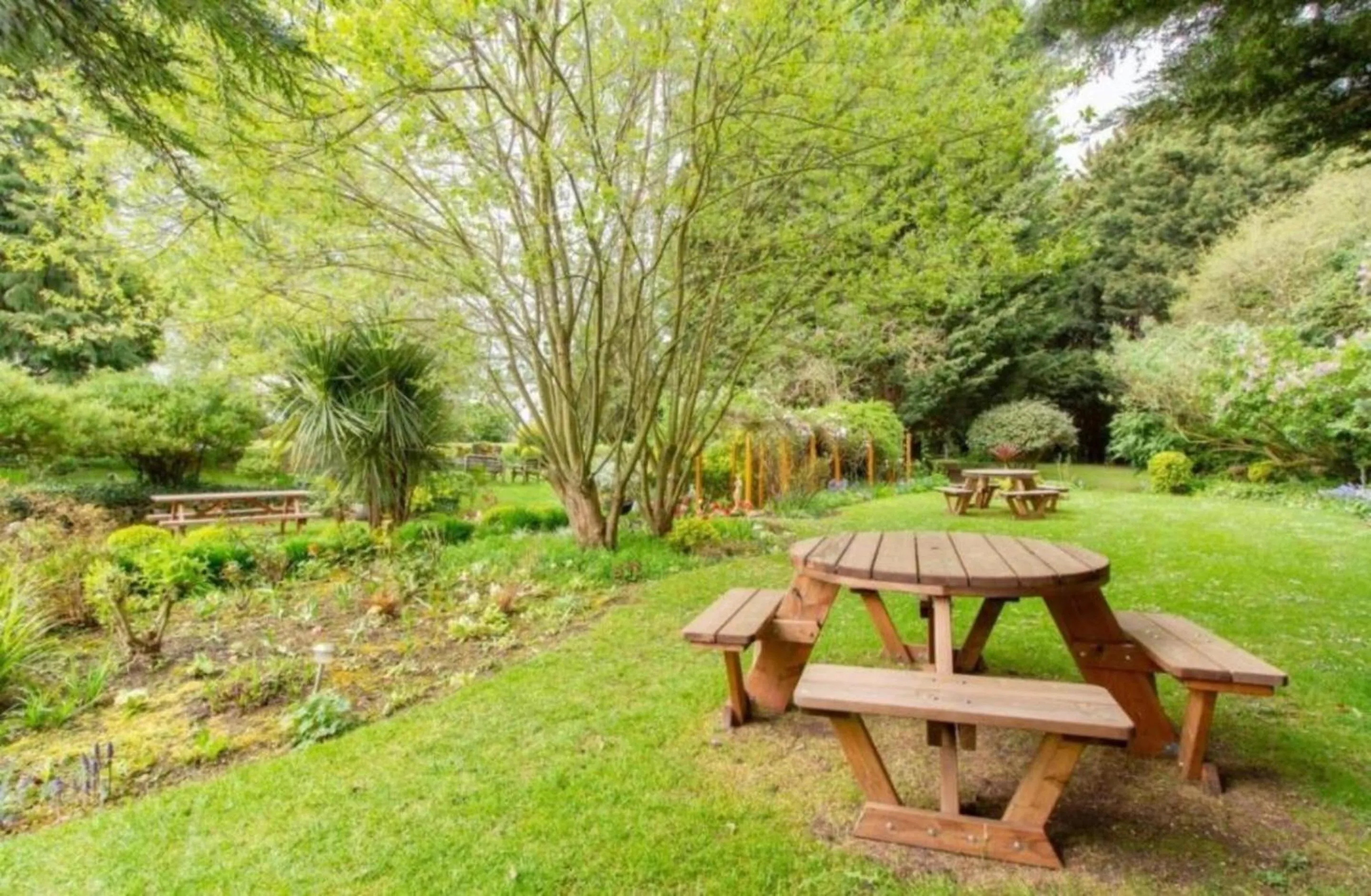 Garden in The Prince of Wales Hotel Berkeley by Bellevilla, A38 M5