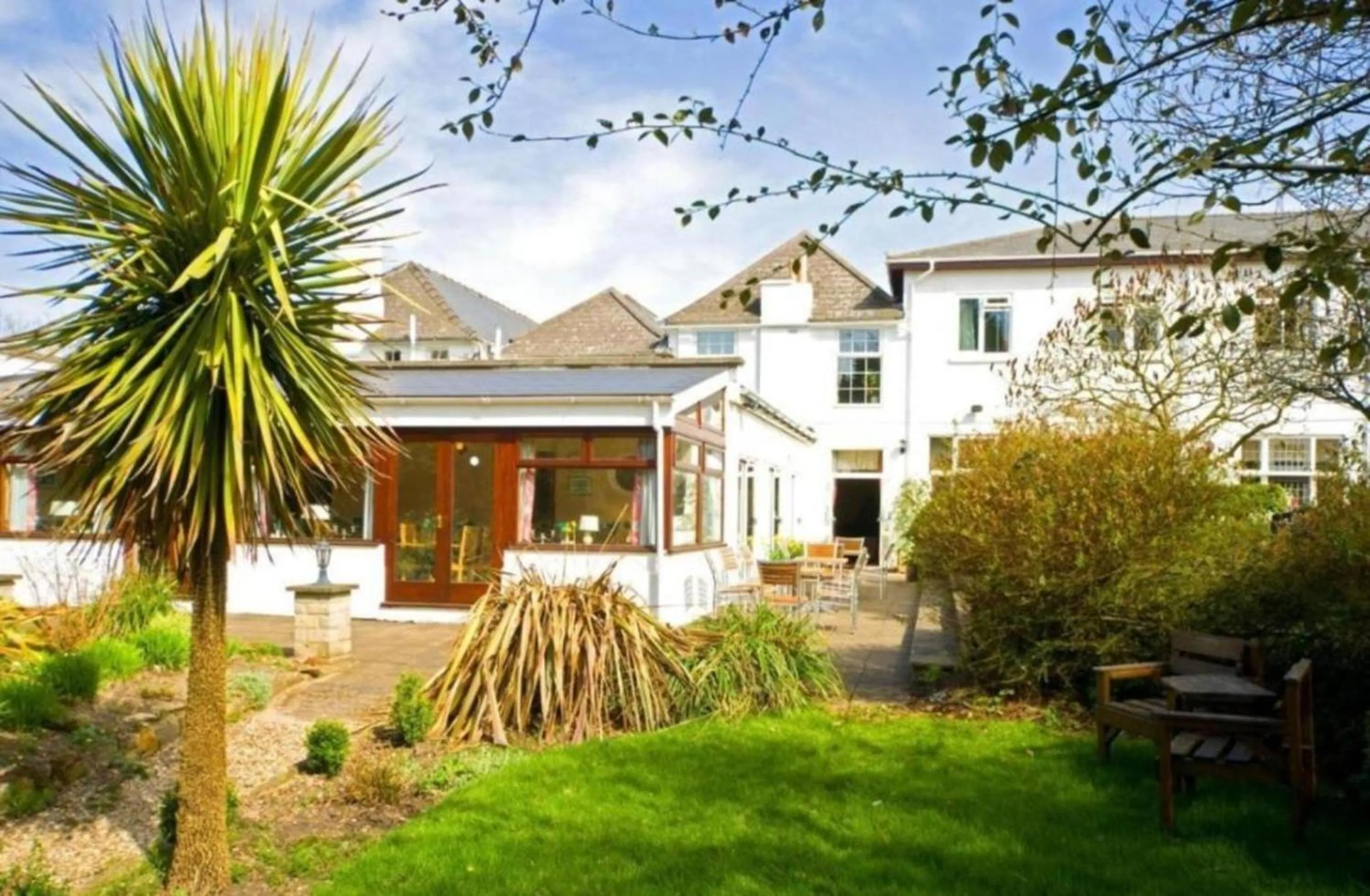 Property building in The Prince of Wales Hotel Berkeley by Bellevilla, A38 M5