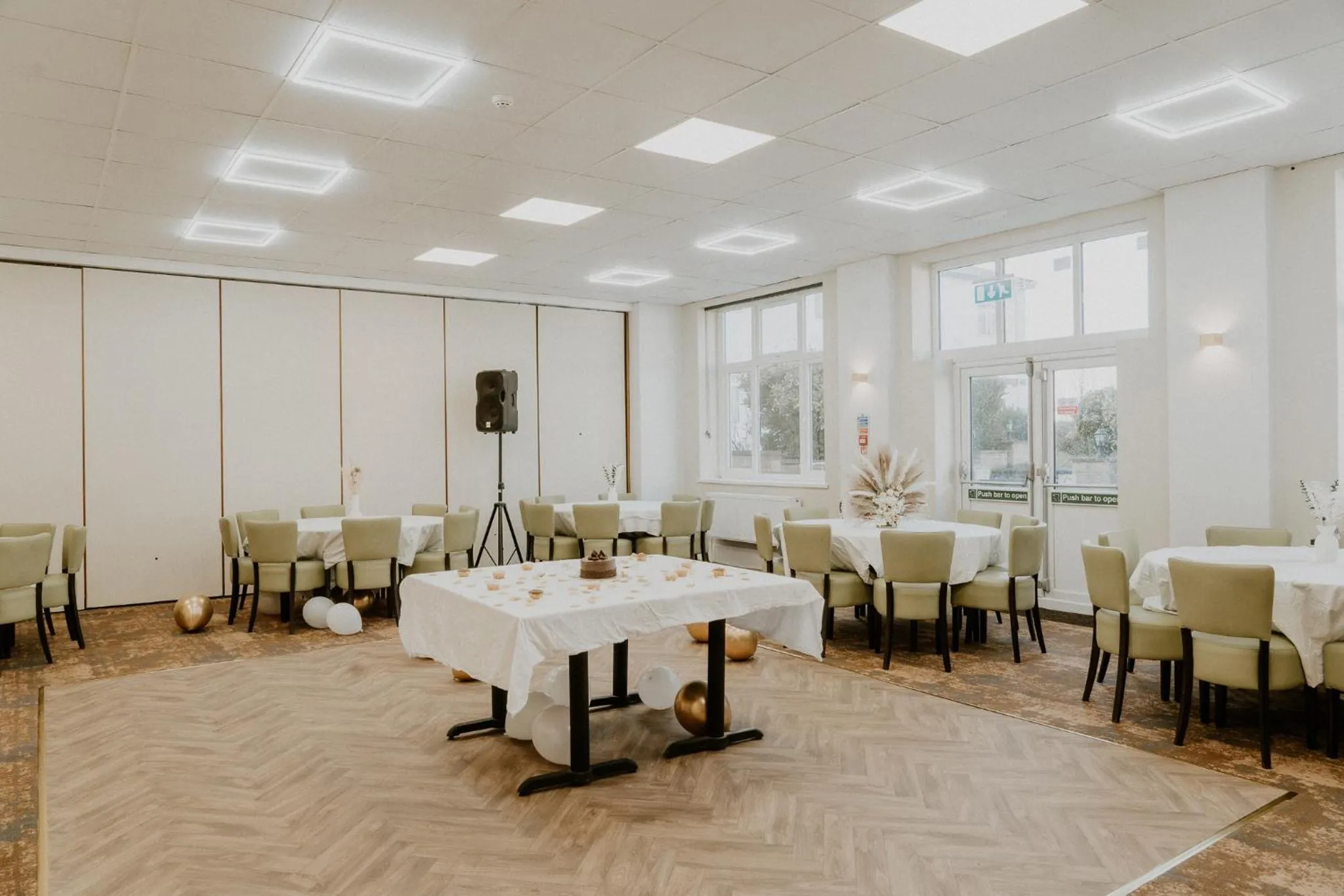 Restaurant/places to eat in The Prince of Wales Hotel Berkeley by Bellevilla, A38 M5