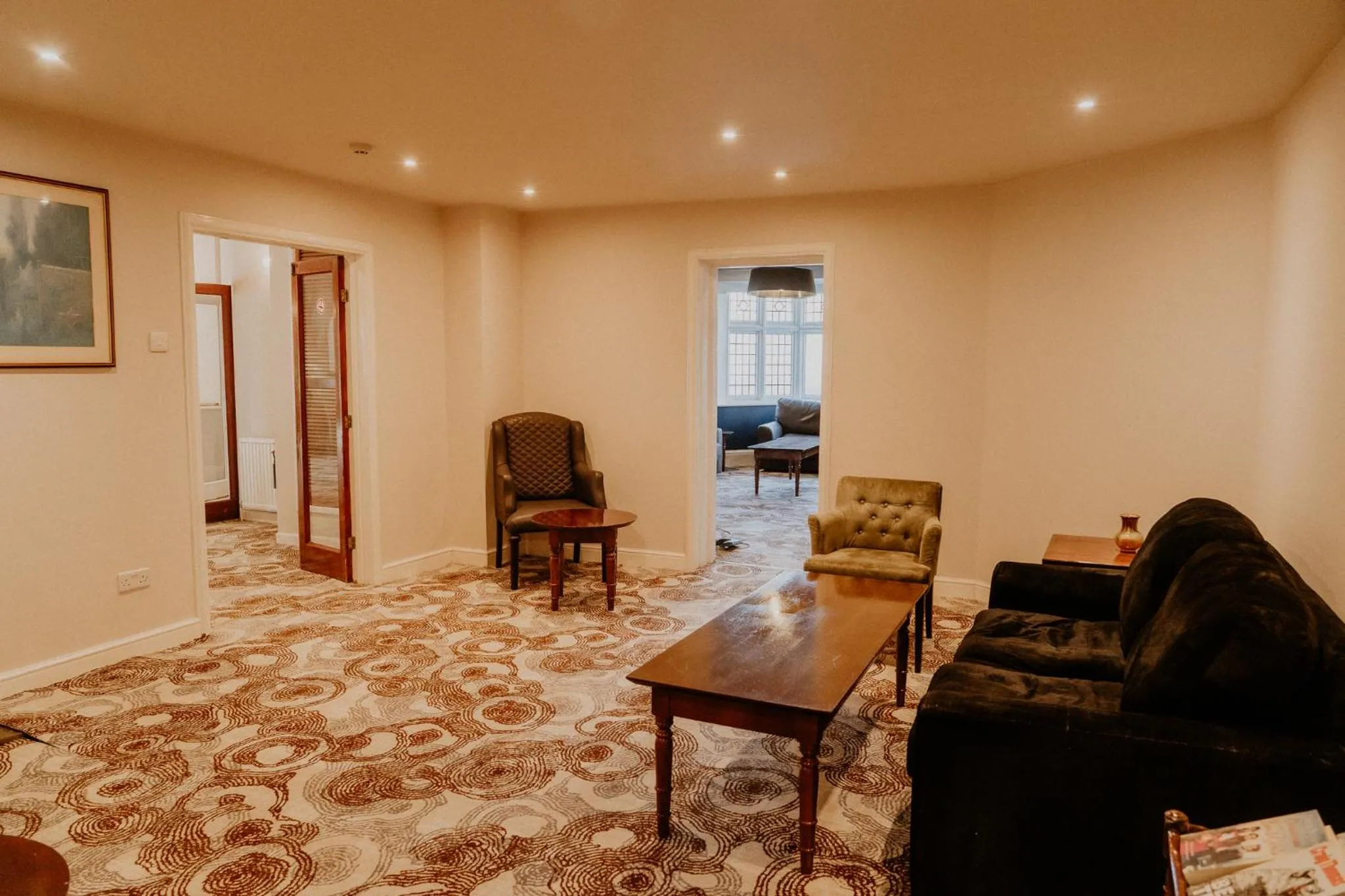Living room, Bed in The Prince of Wales Hotel Berkeley by Bellevilla, A38 M5