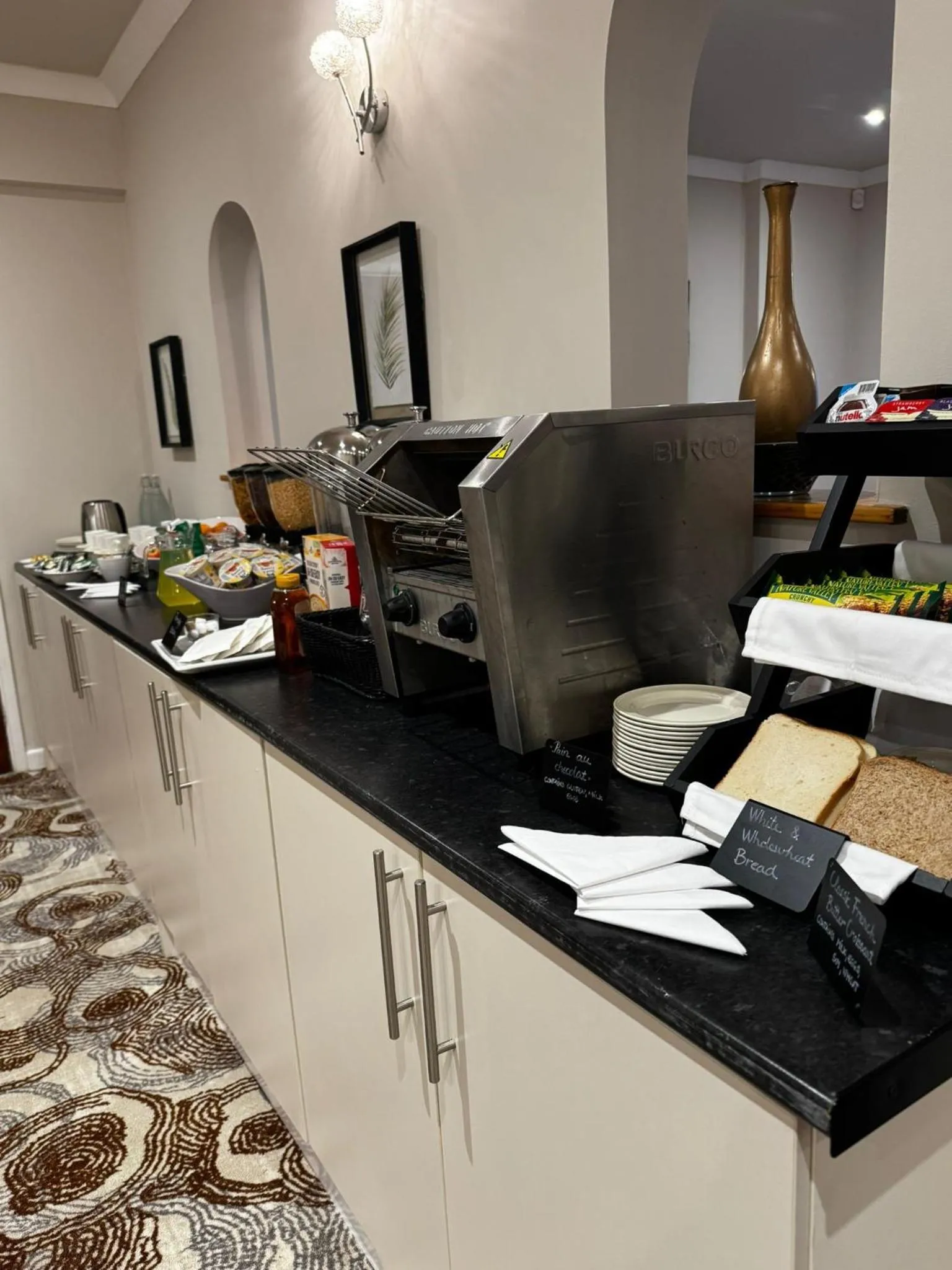 Breakfast in The Prince of Wales Hotel Berkeley by Bellevilla, A38 M5
