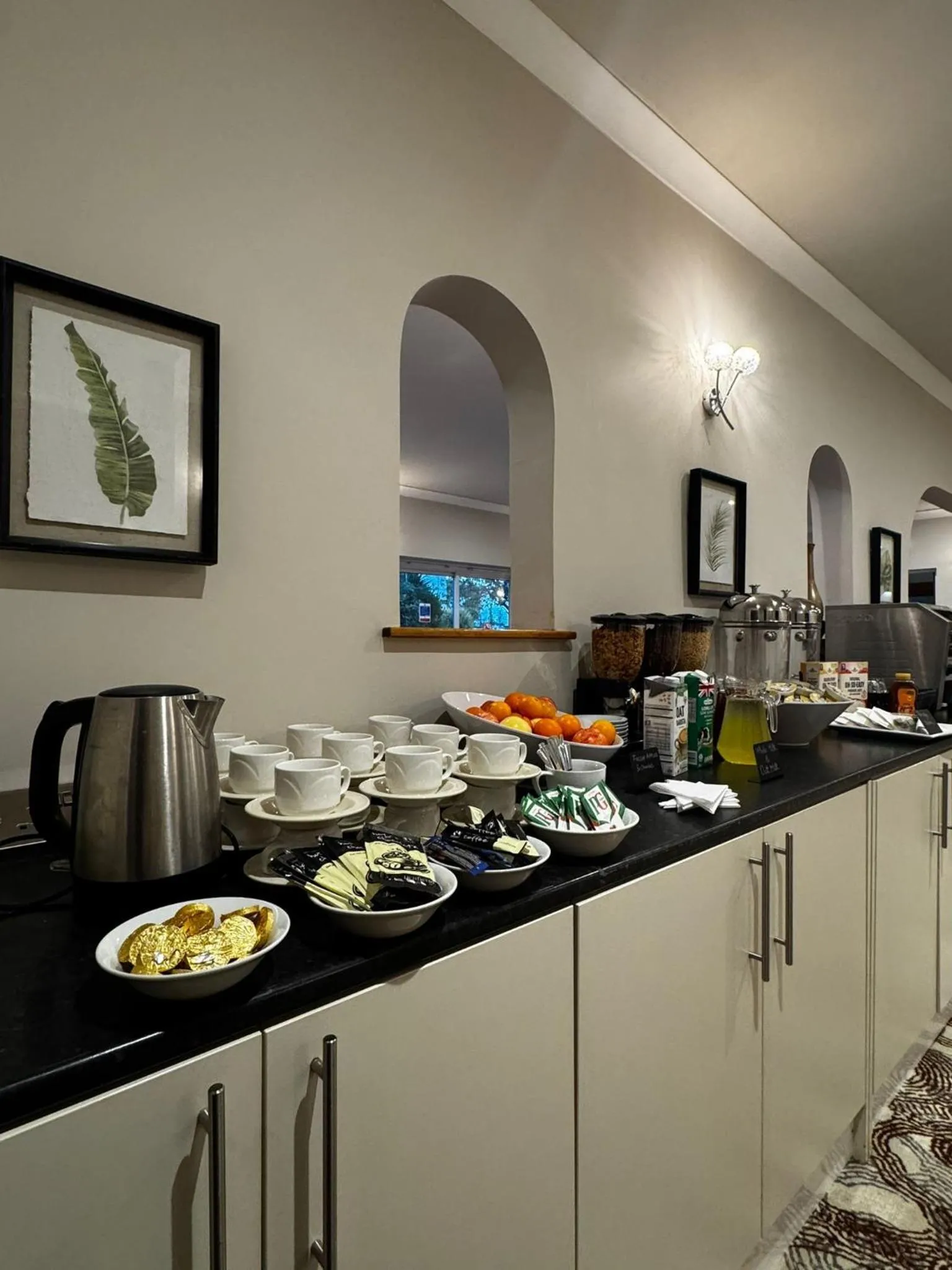Breakfast in The Prince of Wales Hotel Berkeley by Bellevilla, A38 M5