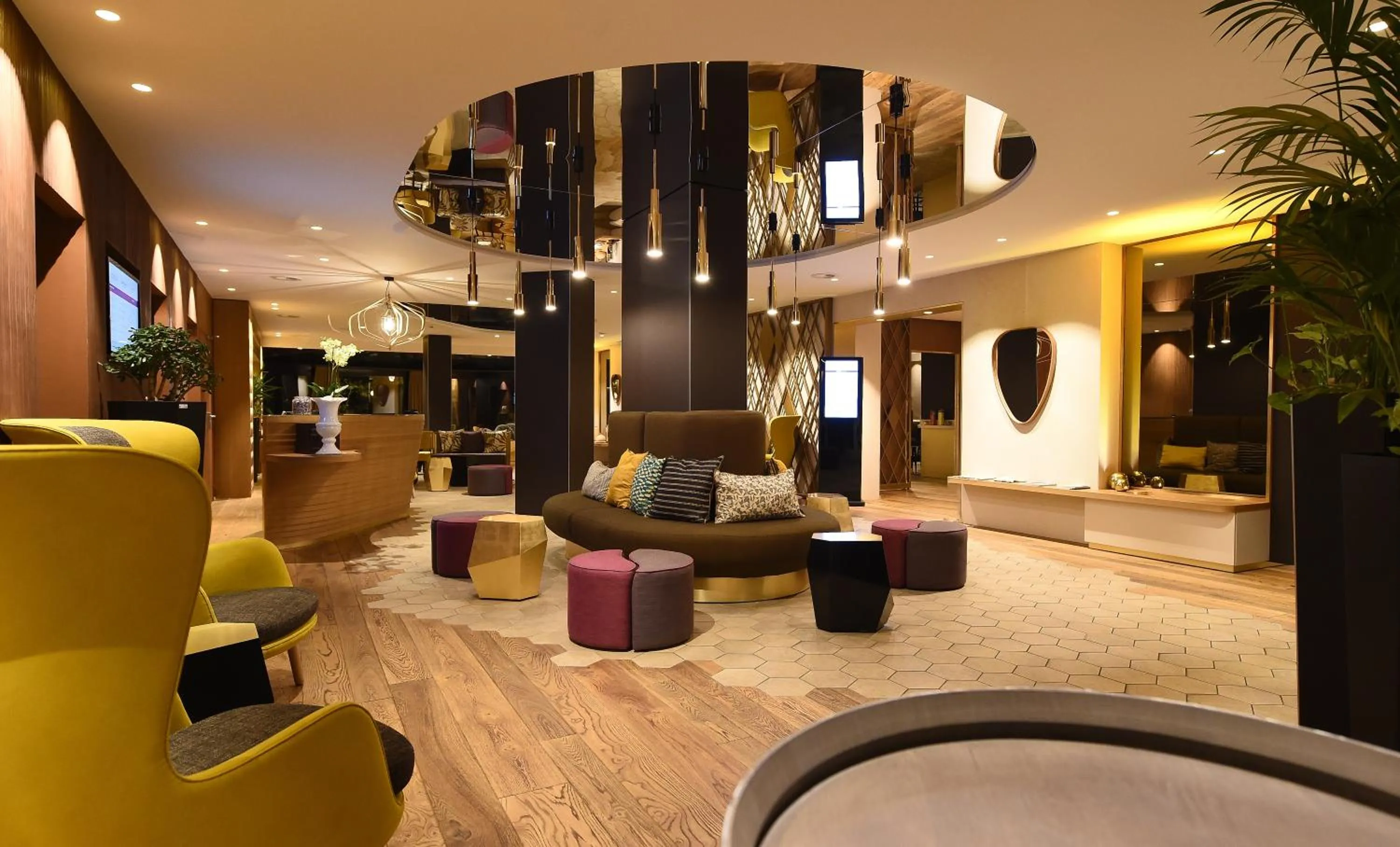 Lobby or reception in Mercure Dijon Centre Clemenceau