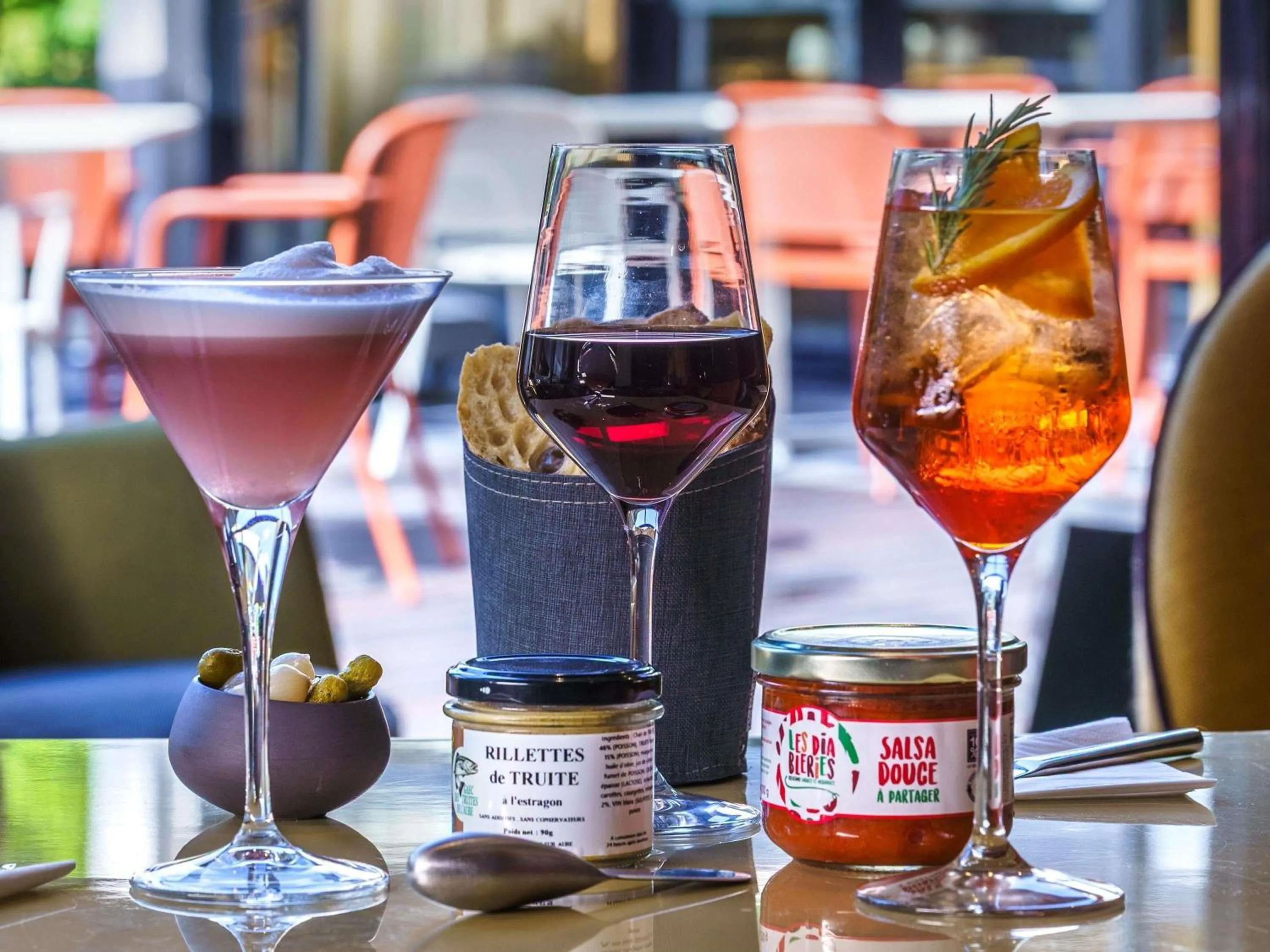 Lounge or bar in Mercure Dijon Centre Clemenceau