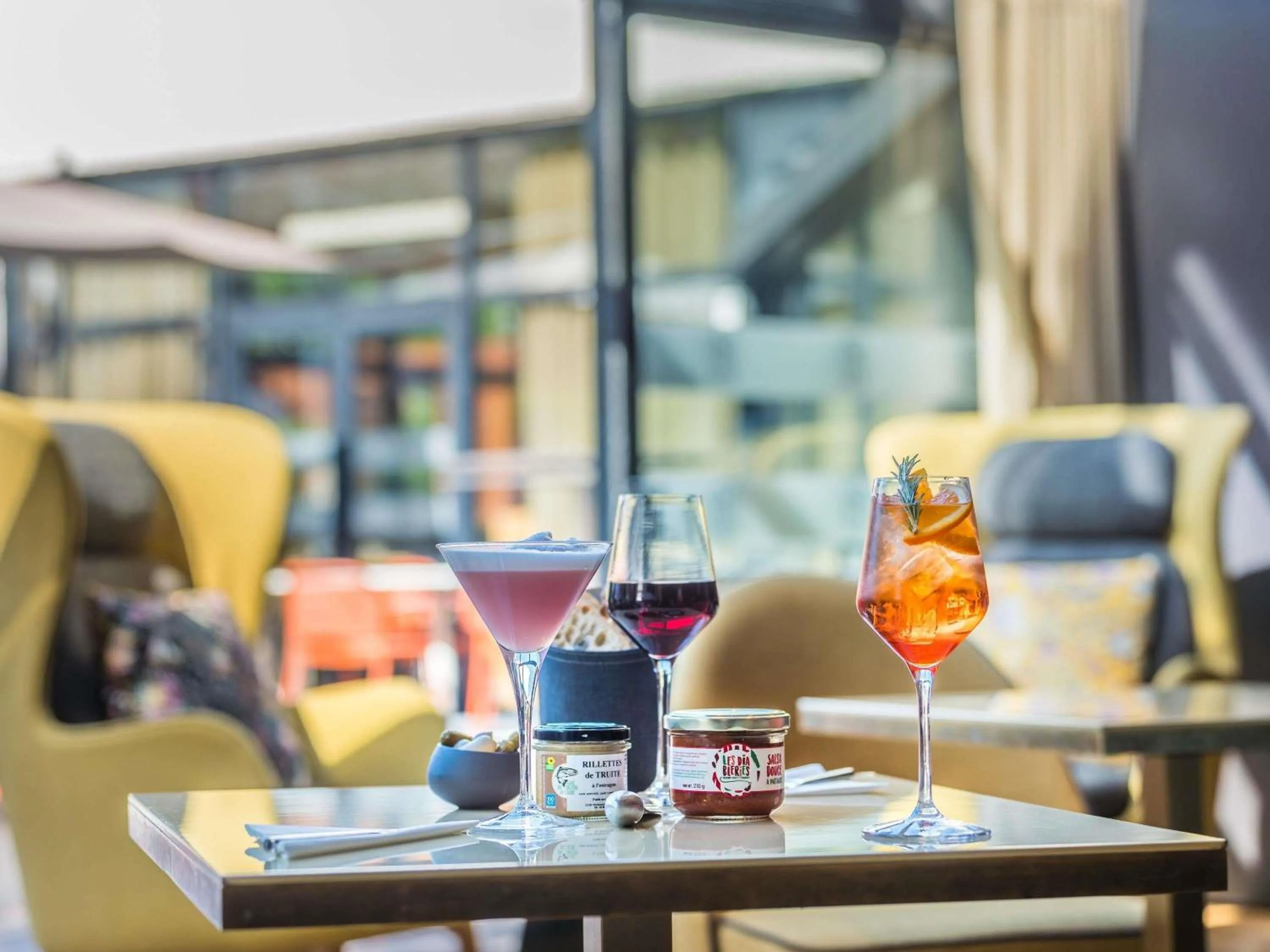 Lounge or bar in Mercure Dijon Centre Clemenceau