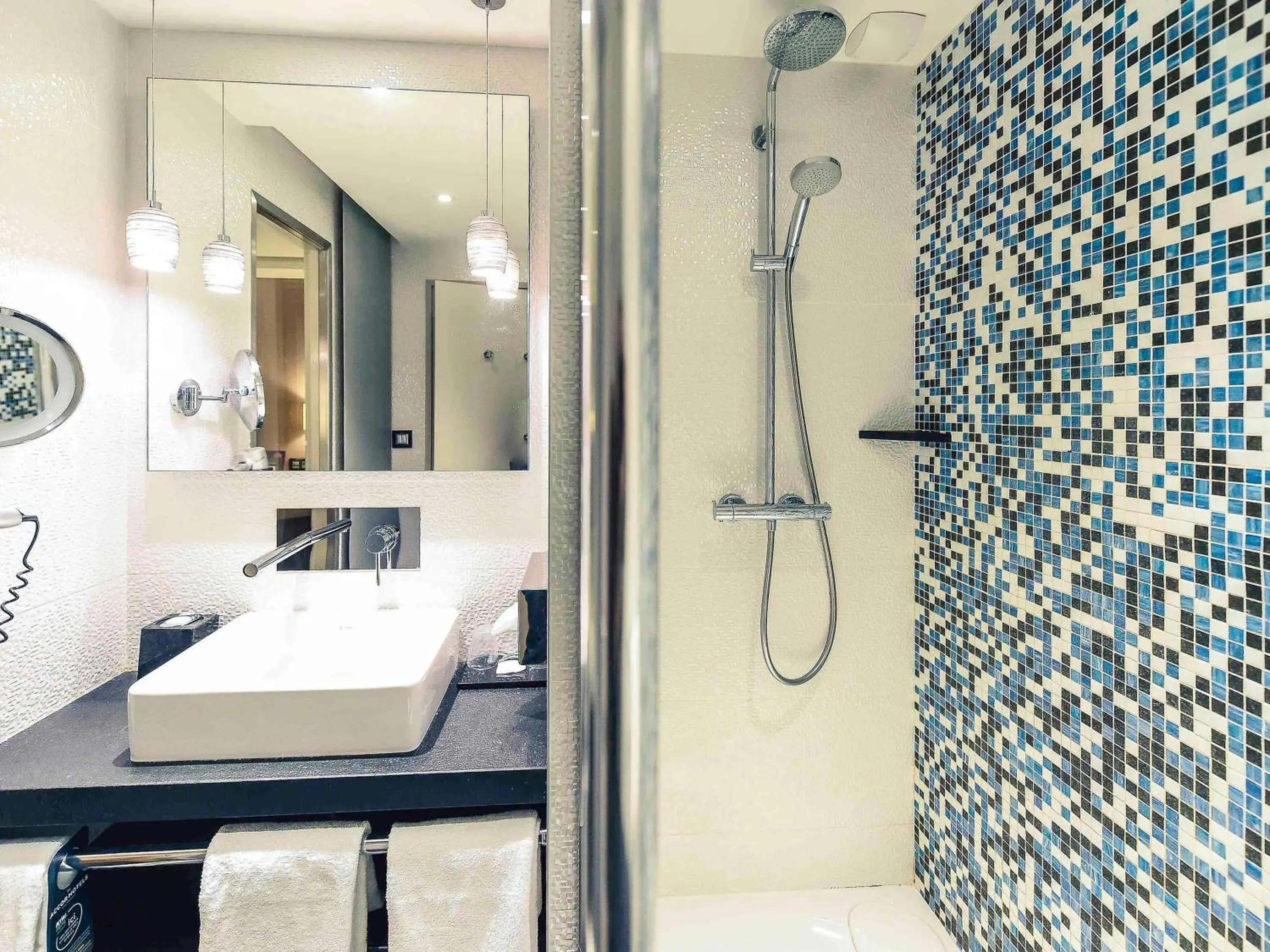 Bedroom in Mercure Dijon Centre Clemenceau Bedroom in Mercure Dijon Centre Clemenceau