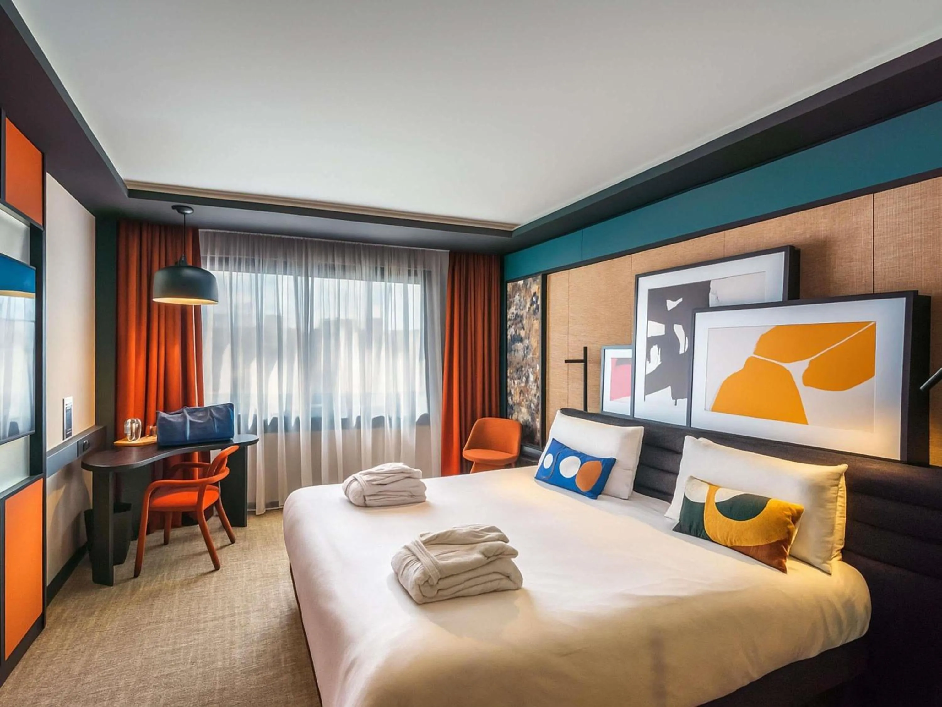 Bedroom, Bed in Mercure Dijon Centre Clemenceau