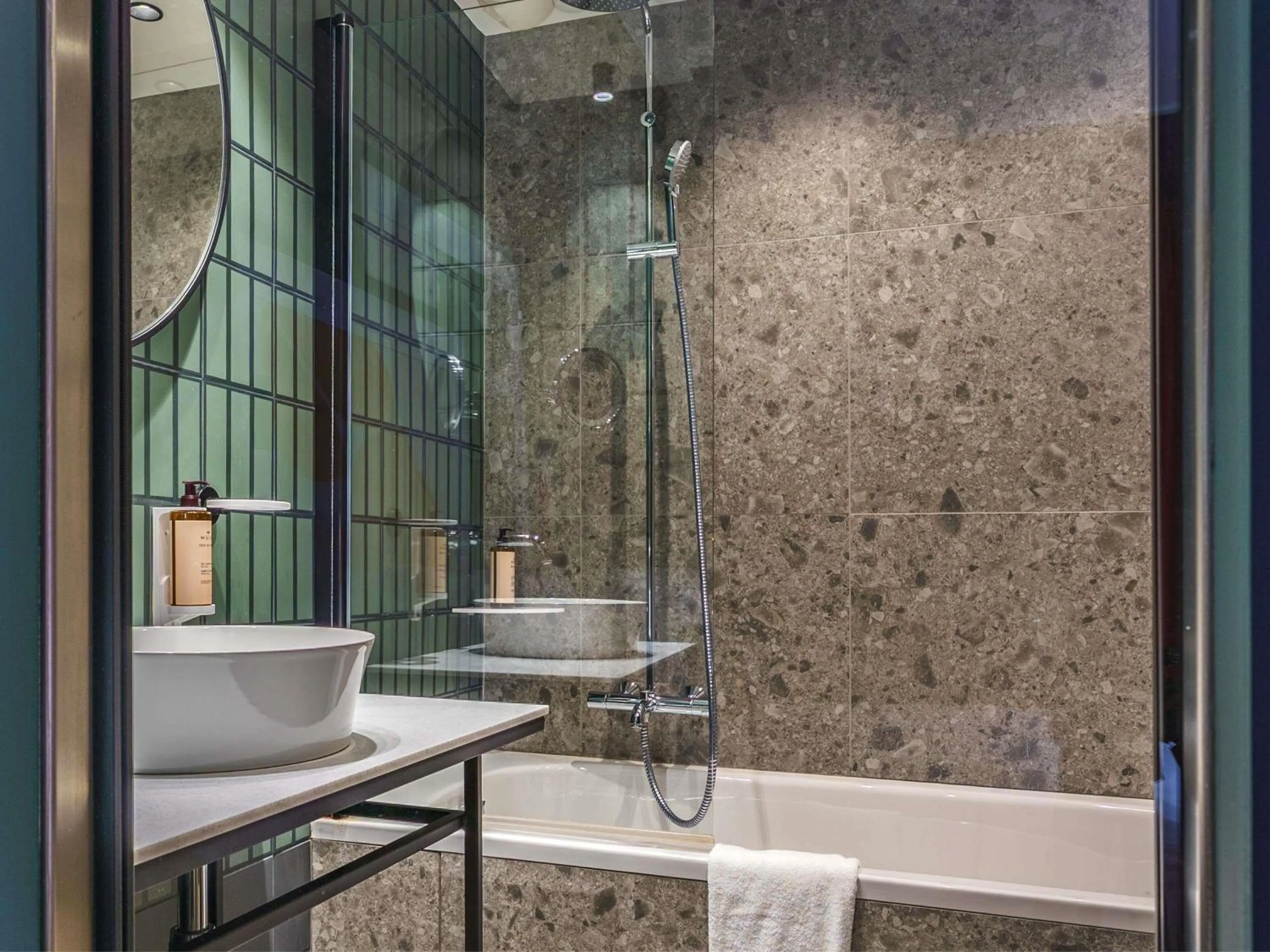 Bedroom in Mercure Dijon Centre Clemenceau