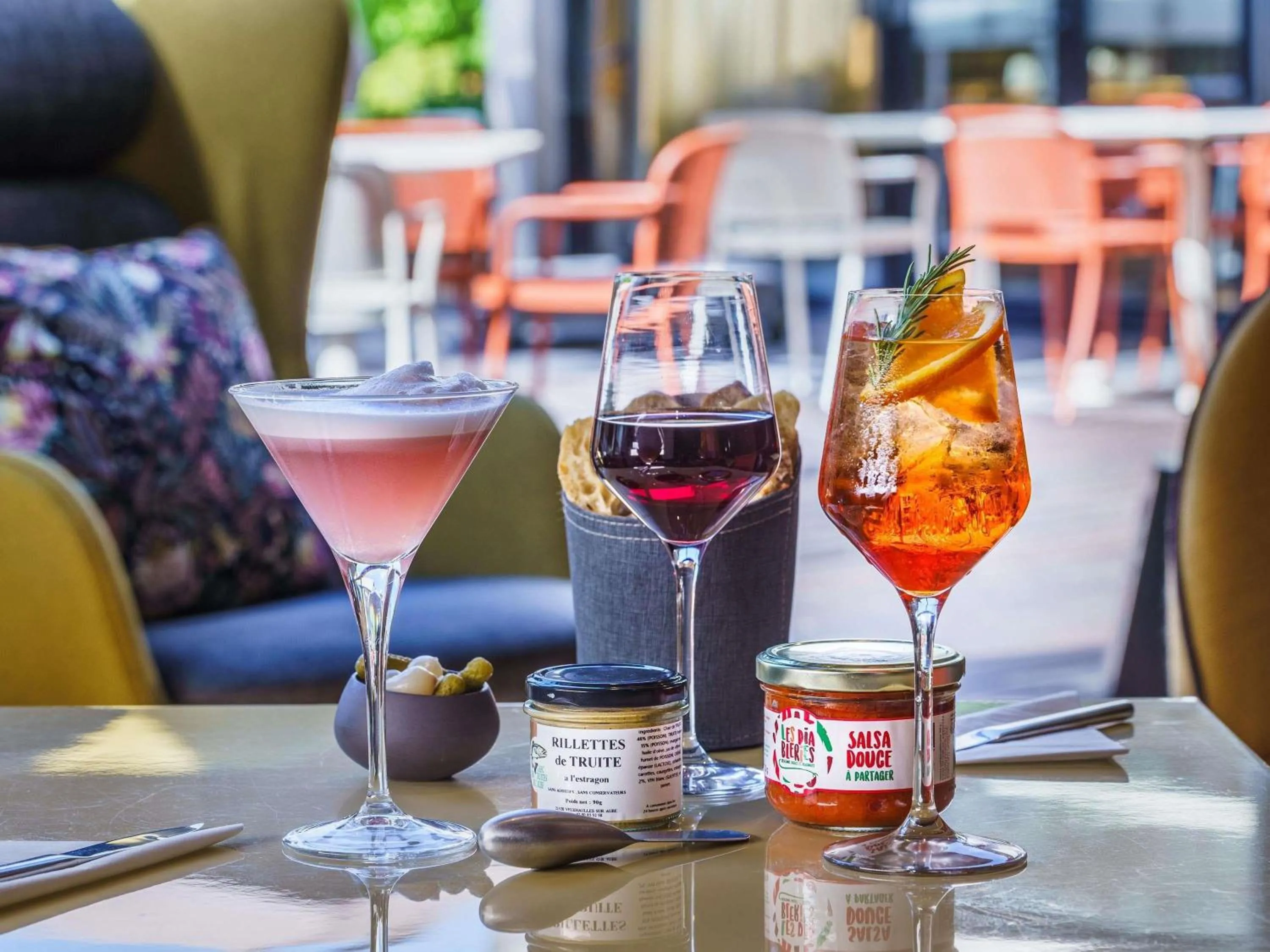 Lounge or bar in Mercure Dijon Centre Clemenceau