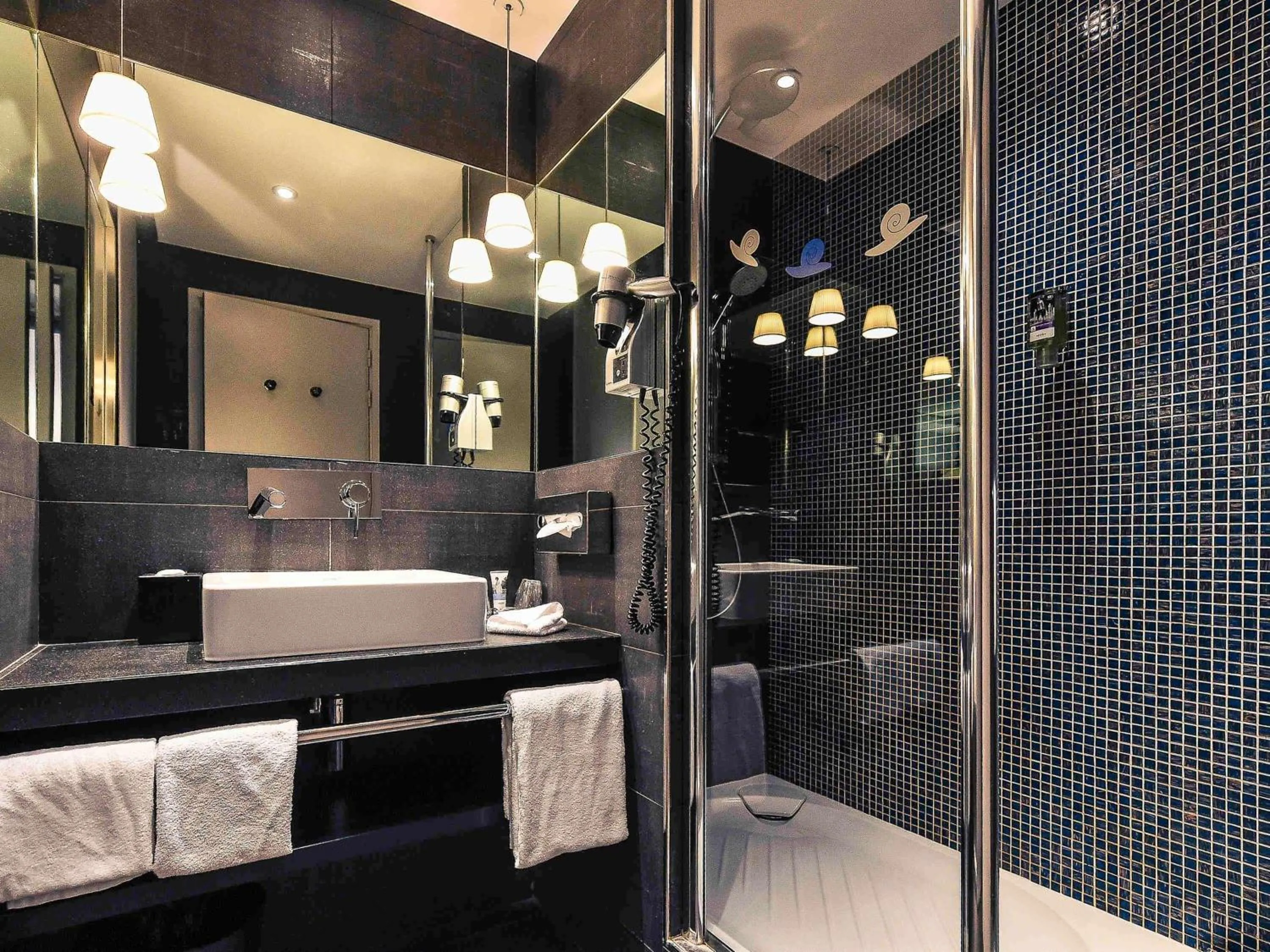 Bedroom in Mercure Dijon Centre Clemenceau