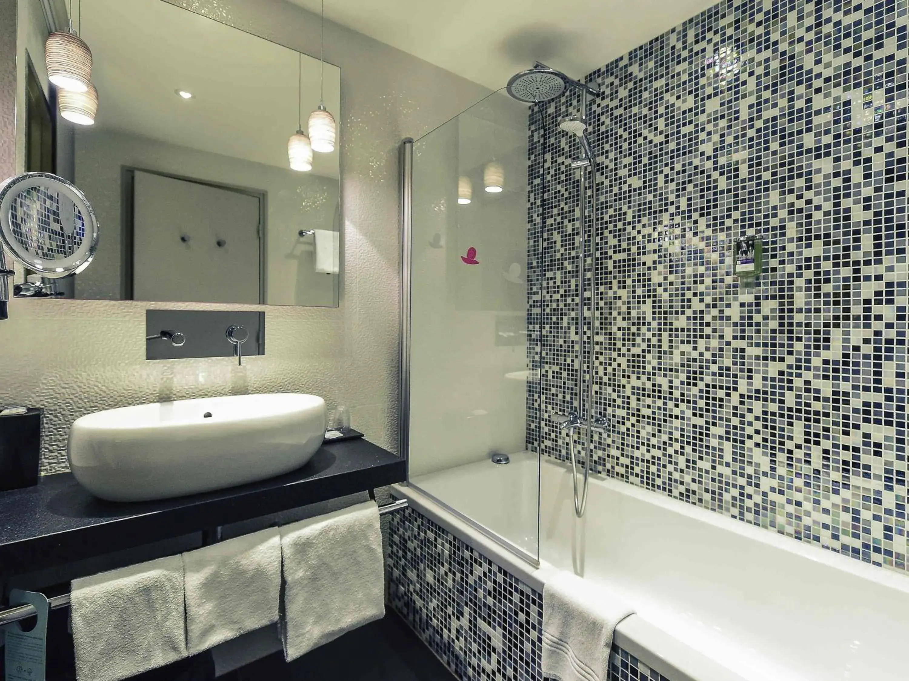 Bedroom in Mercure Dijon Centre Clemenceau Bedroom in Mercure Dijon Centre Clemenceau