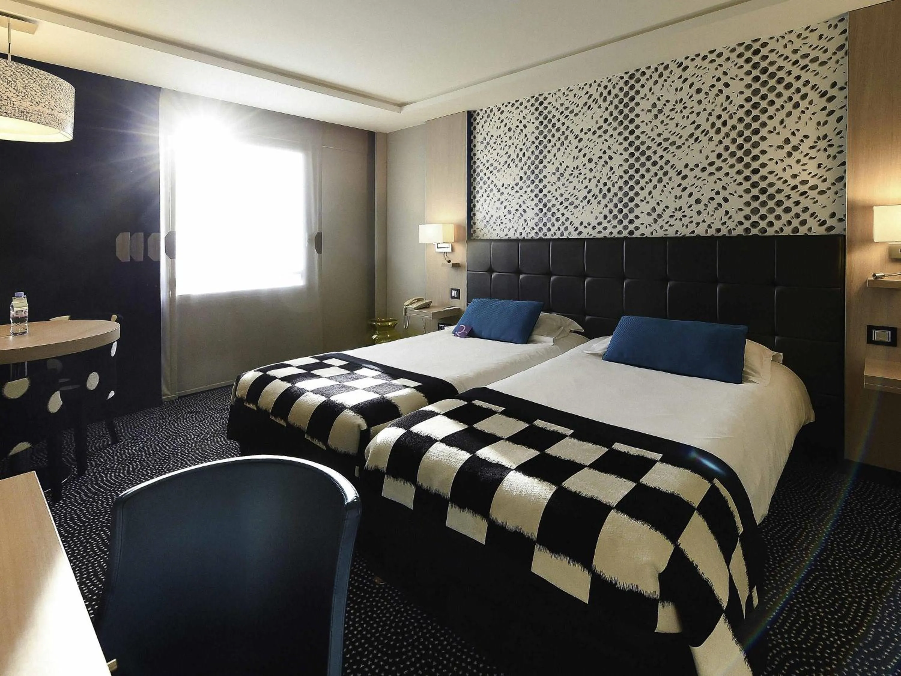 Bedroom, Bed in Mercure Dijon Centre Clemenceau