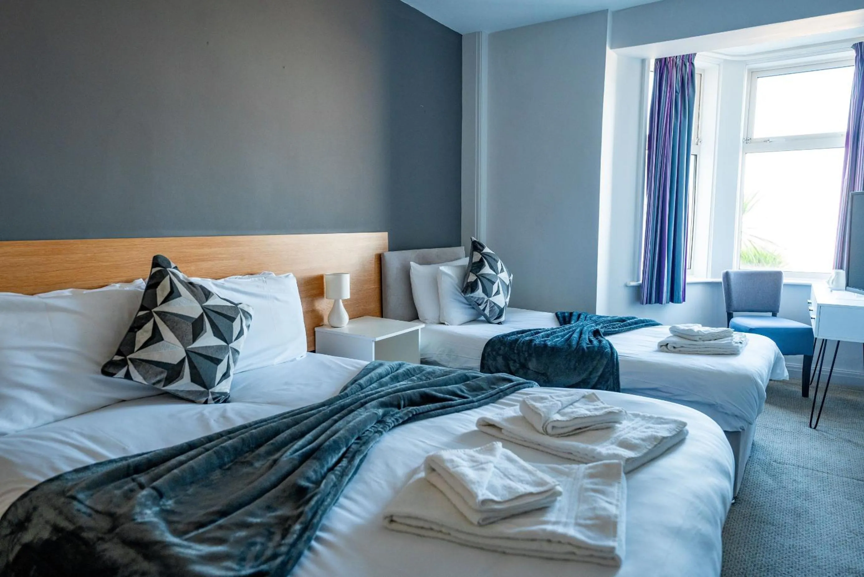 Bedroom, Bed in The Strathmore Hotel