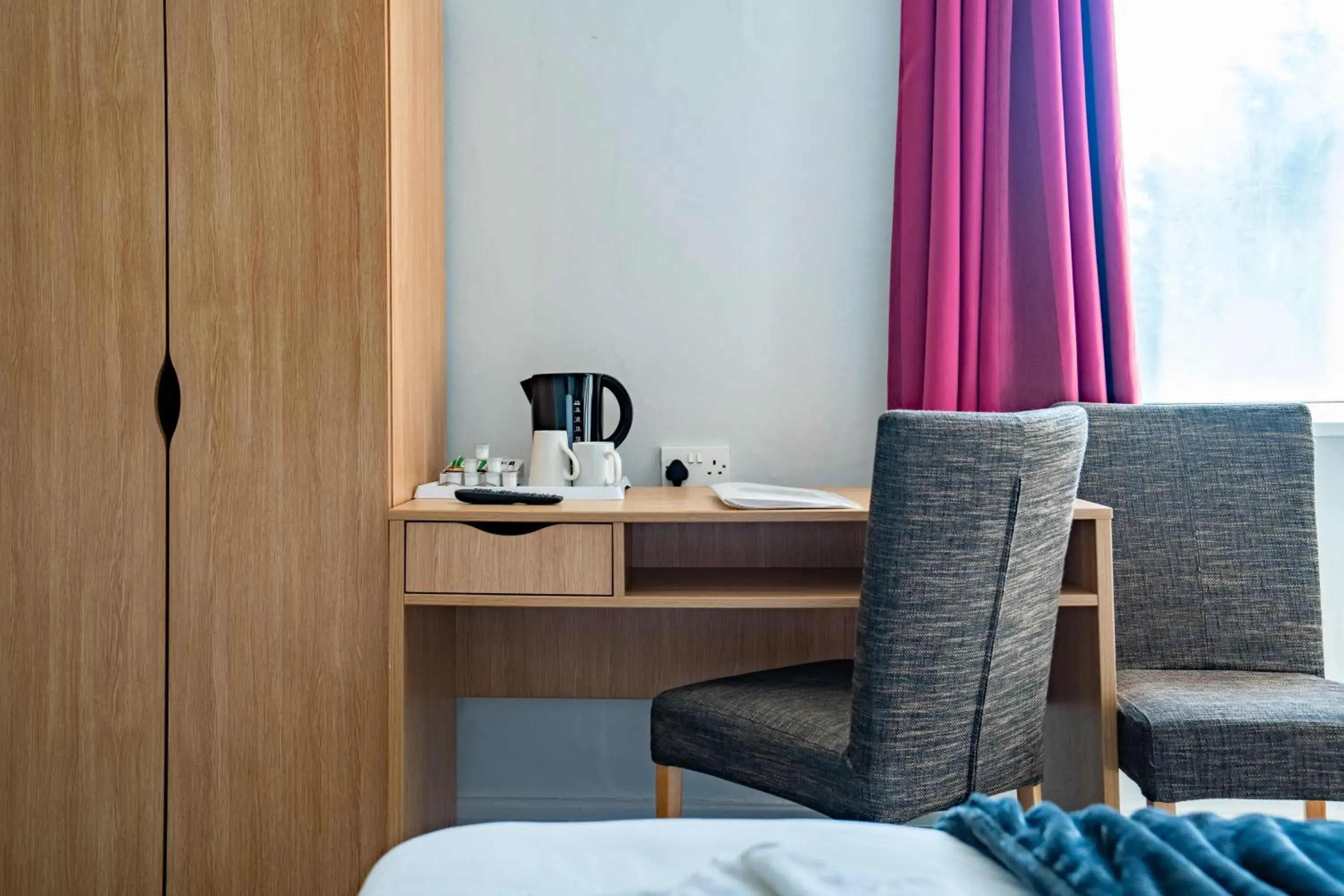 Twin Room with Sea View in The Strathmore Hotel Twin Room with Sea View in The Strathmore Hotel