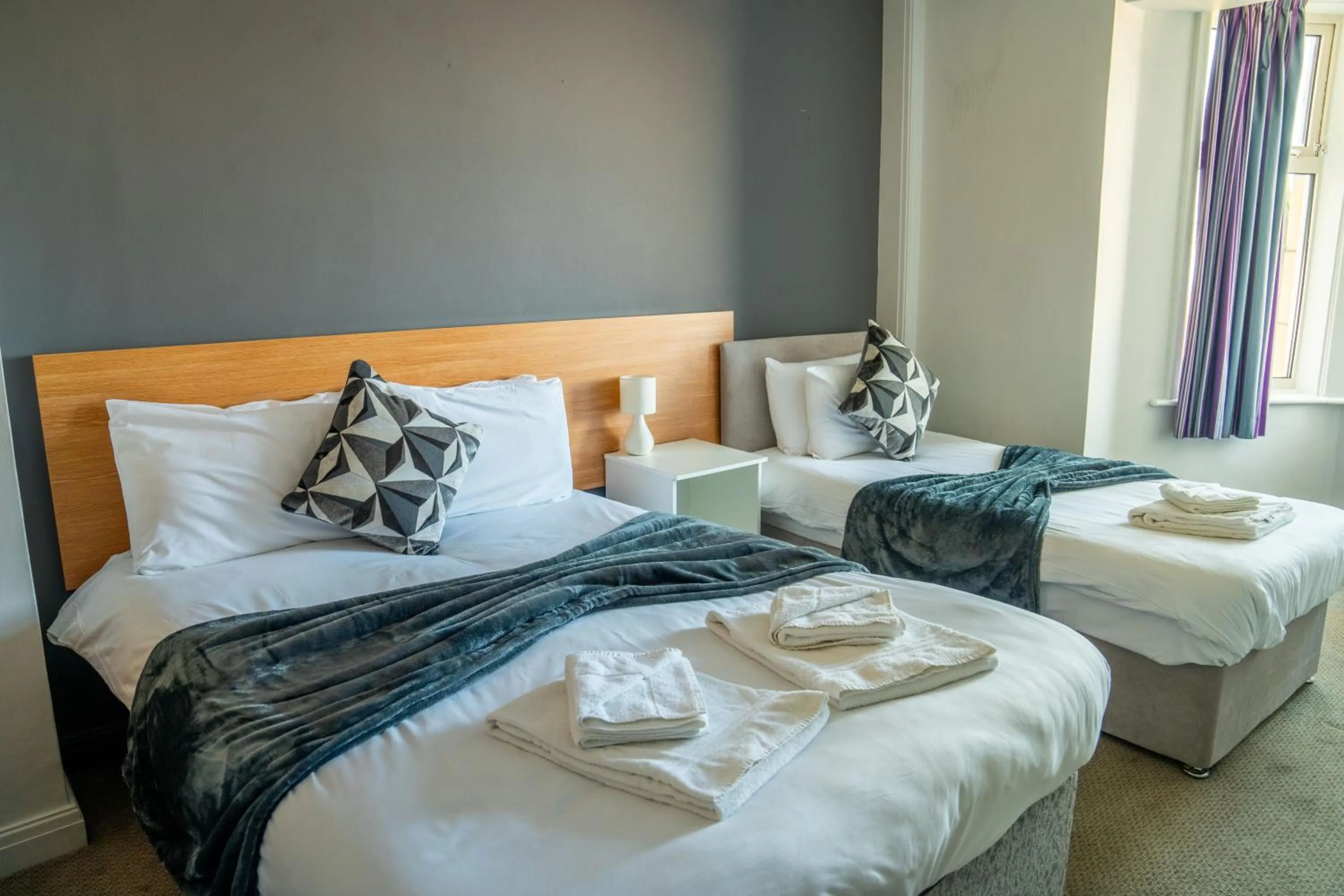 Bedroom, Bed in The Strathmore Hotel