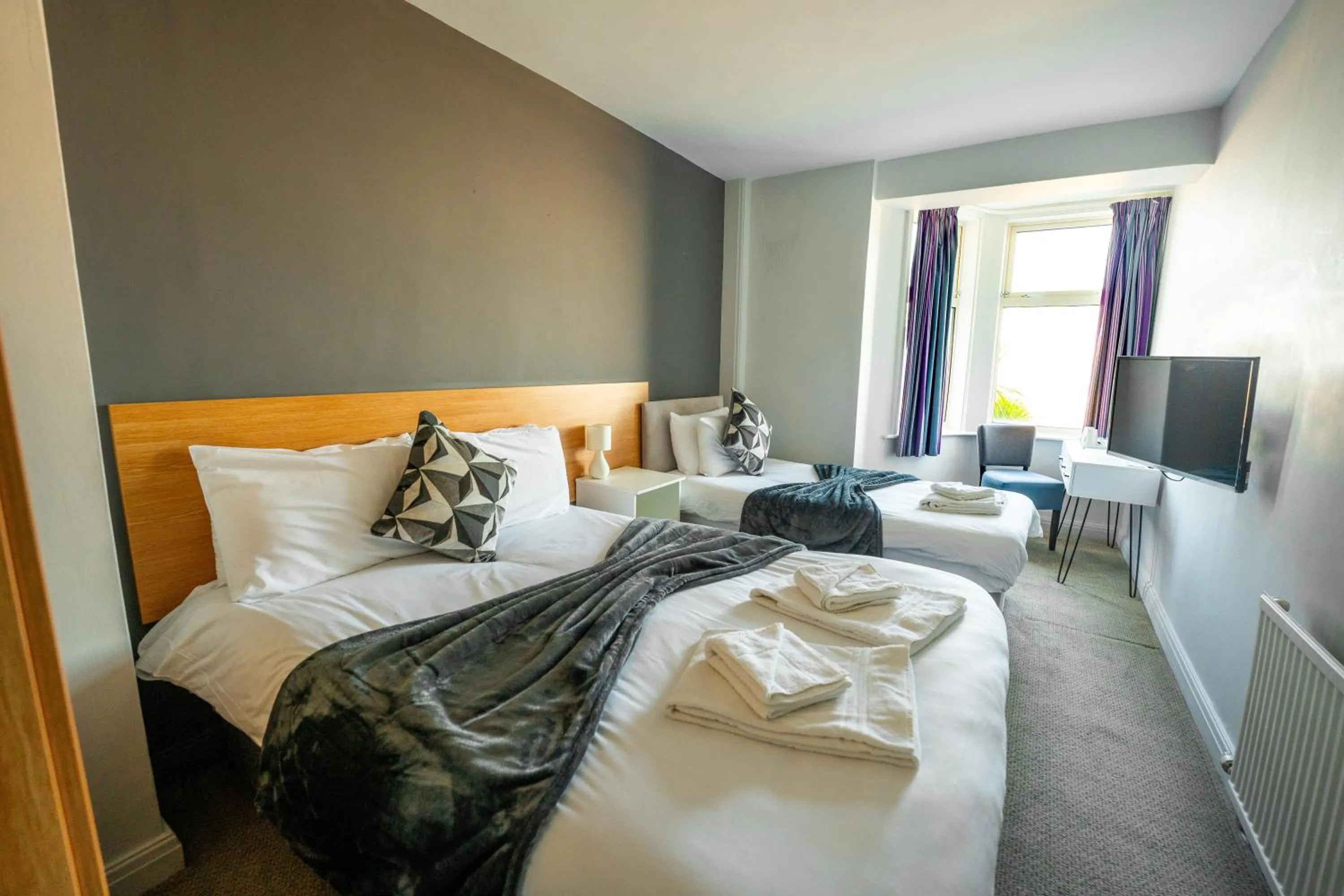 View (from property/room), Bed in The Strathmore Hotel