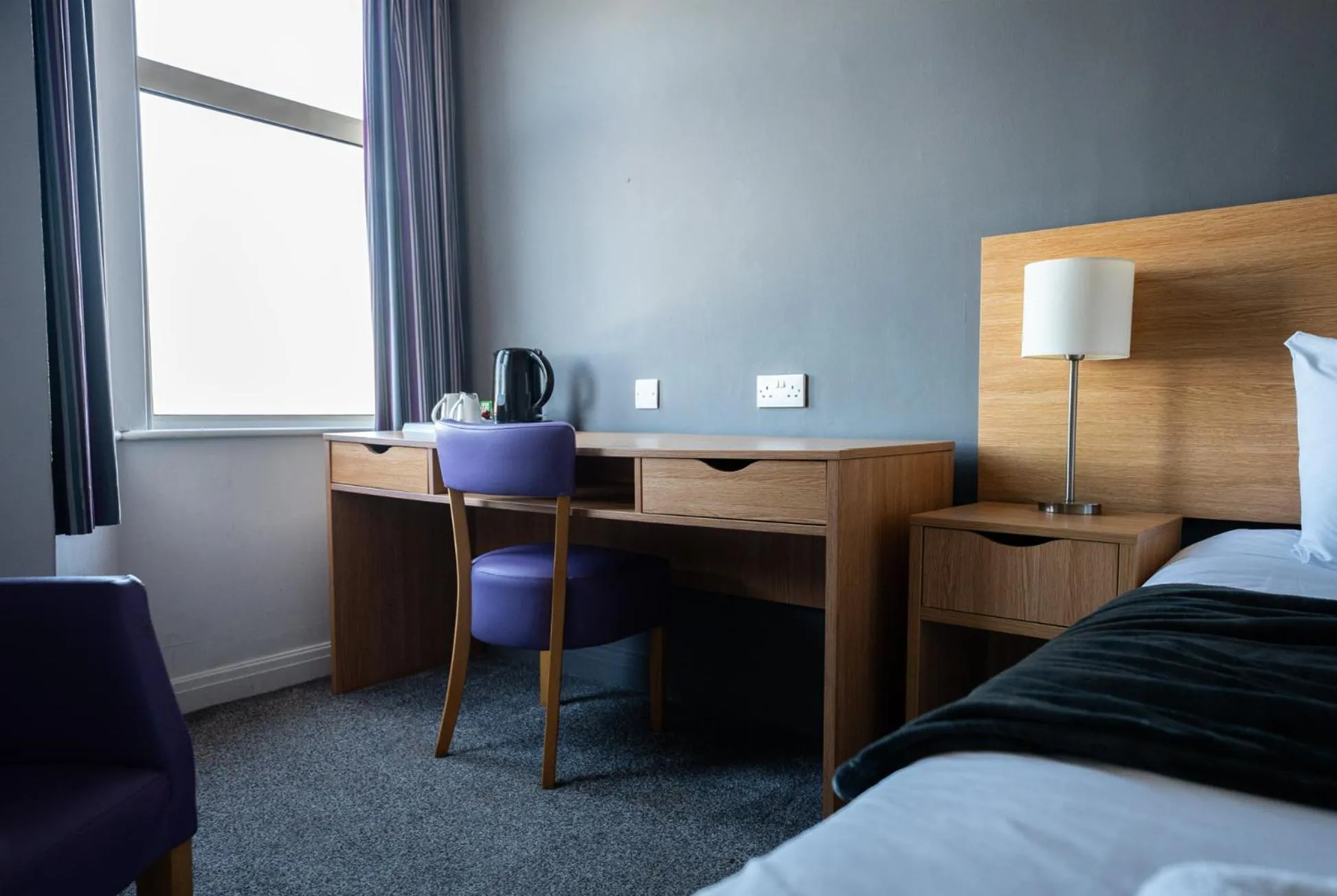 Bedroom, Bed in The Strathmore Hotel