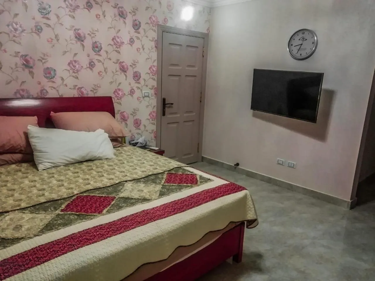 Photo of the whole room, Bed in Al Raya Apartments