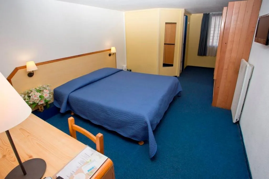 Double Room in Hipotel Paris Marne La Vallée