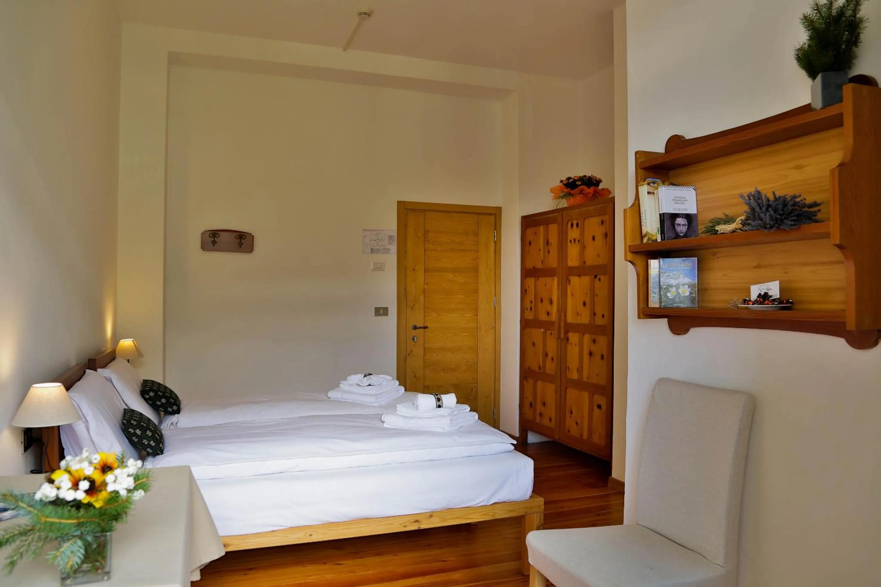 Photo of the whole room, Bed in Hotel Roseg