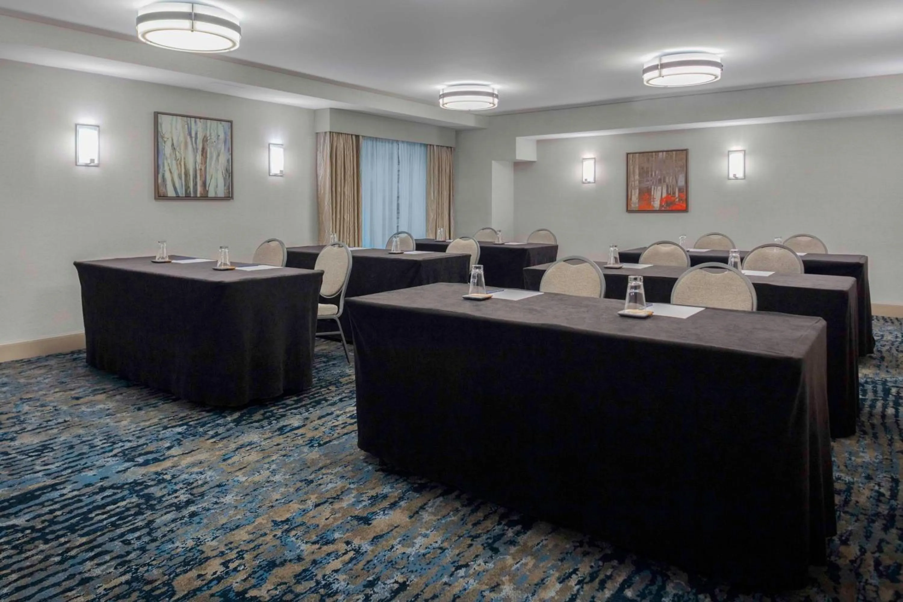 Meeting/conference room in DoubleTree by Hilton Hotel Burlington Vermont