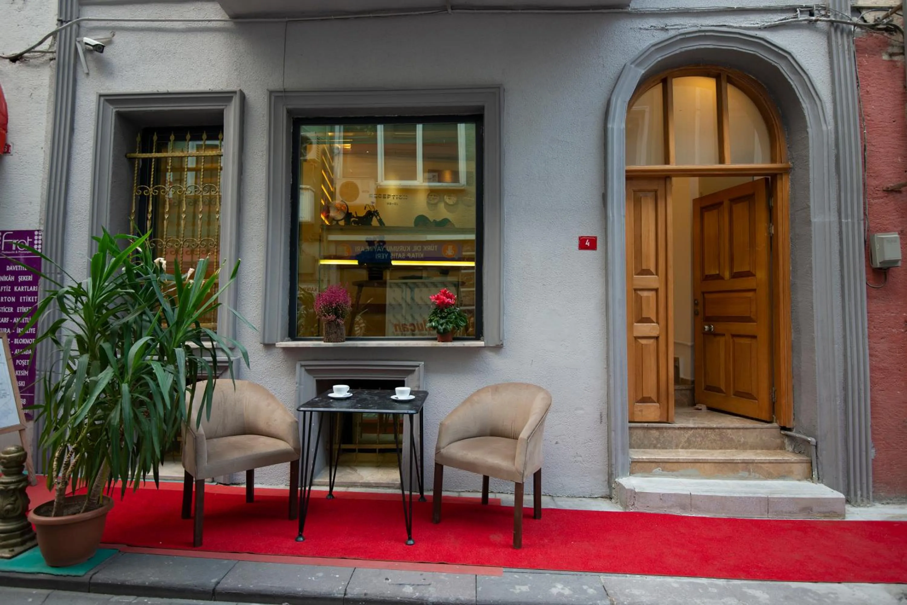 Patio in Seven Rooms Oldcity Hotel