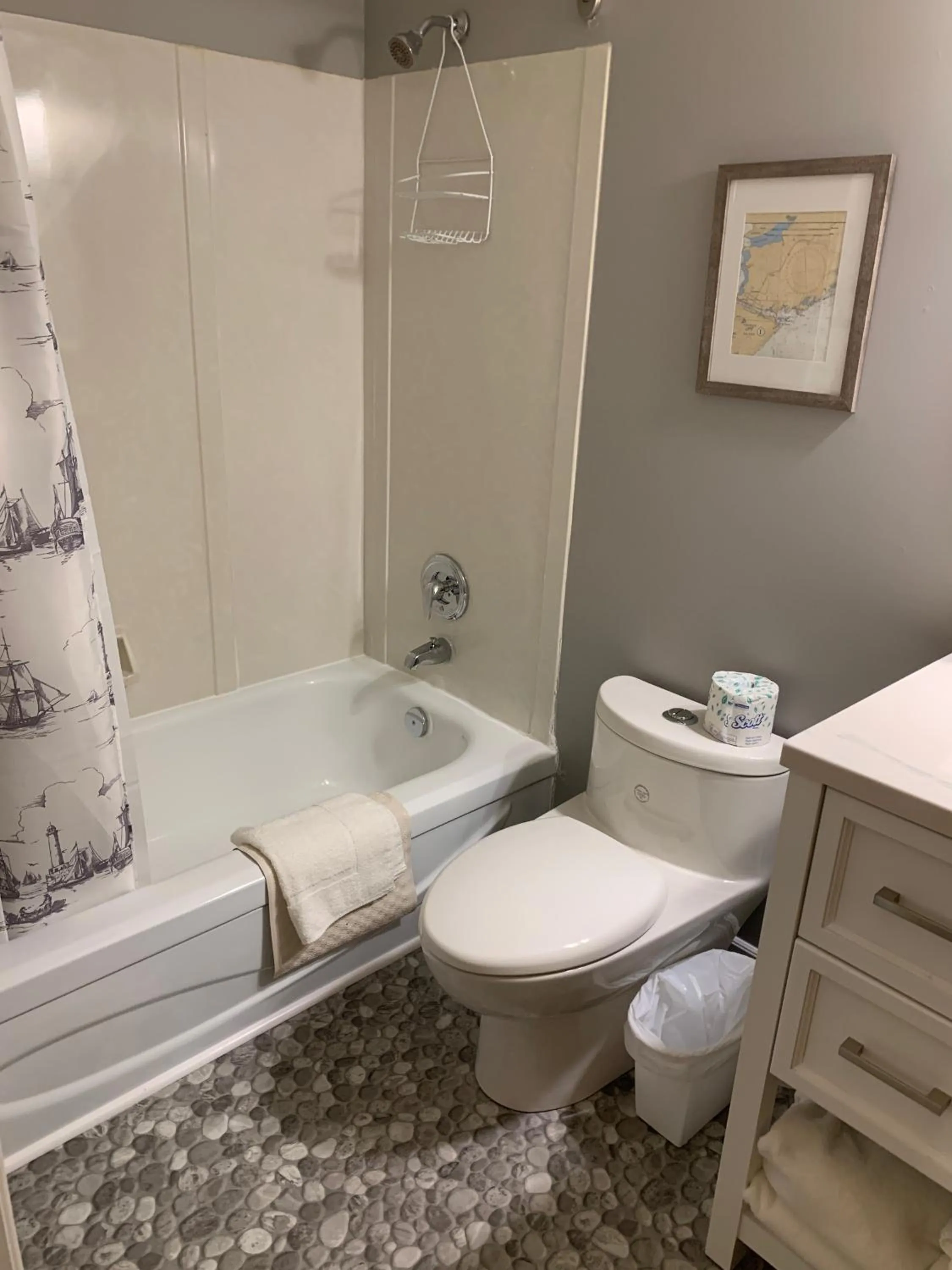 Bathroom in Paradise Inn On the Beach