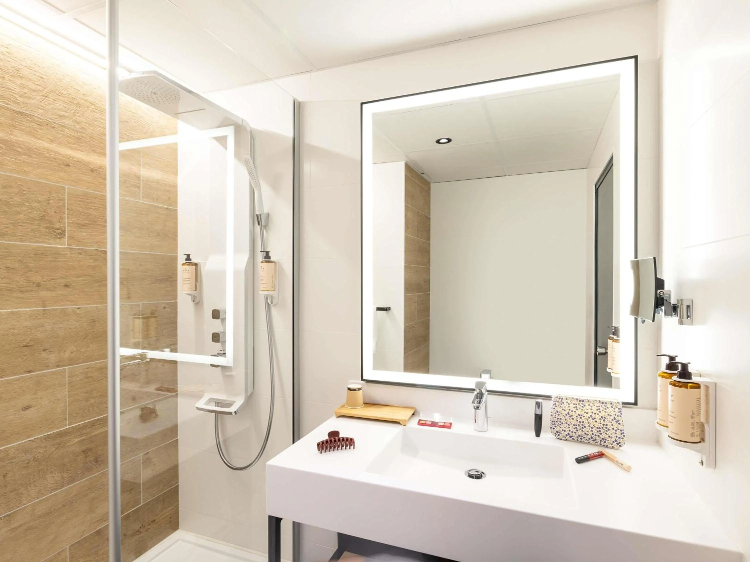 Bedroom in Mercure Epinal Centre