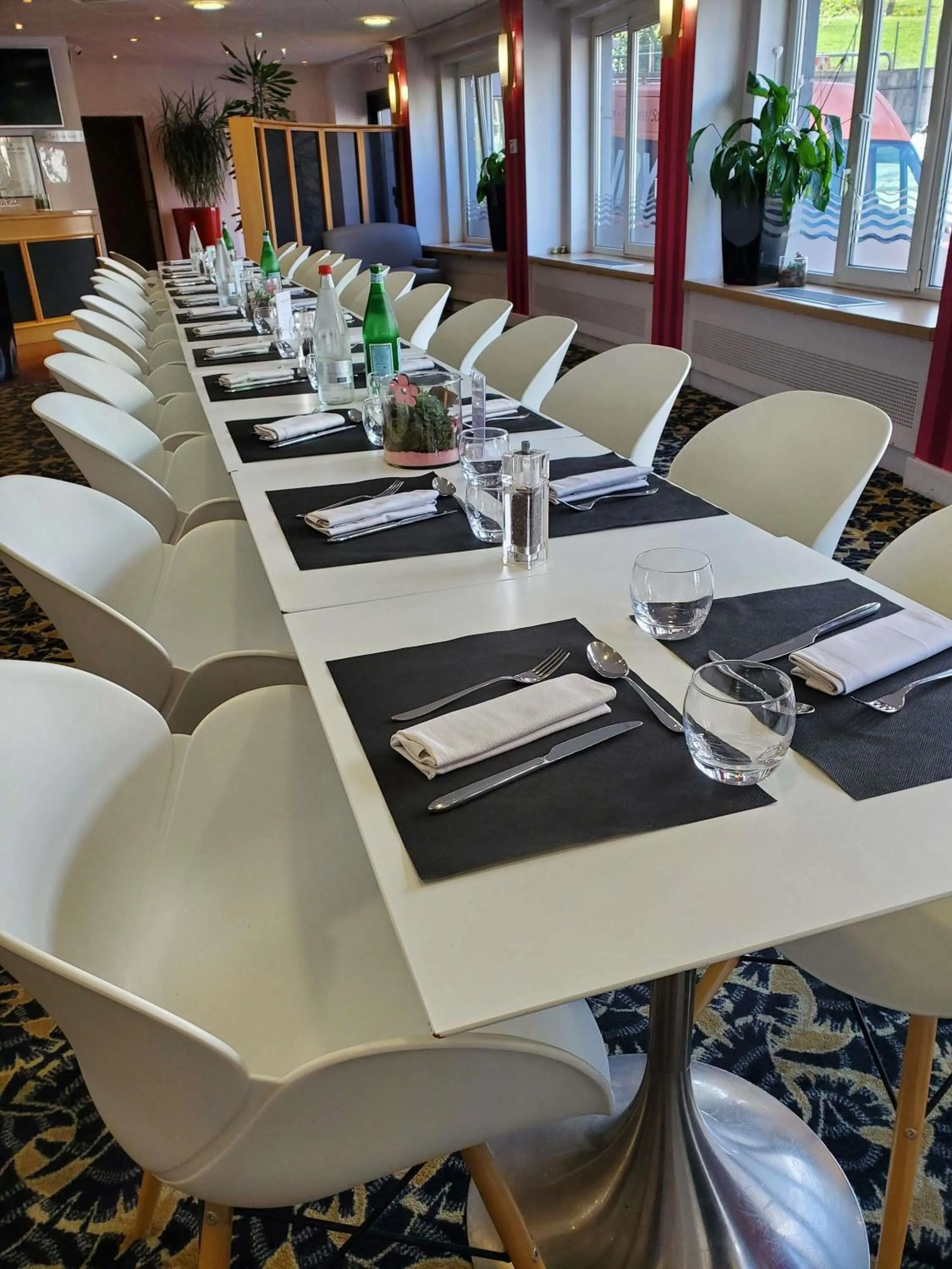 Restaurant/places to eat in Mercure Epinal Centre