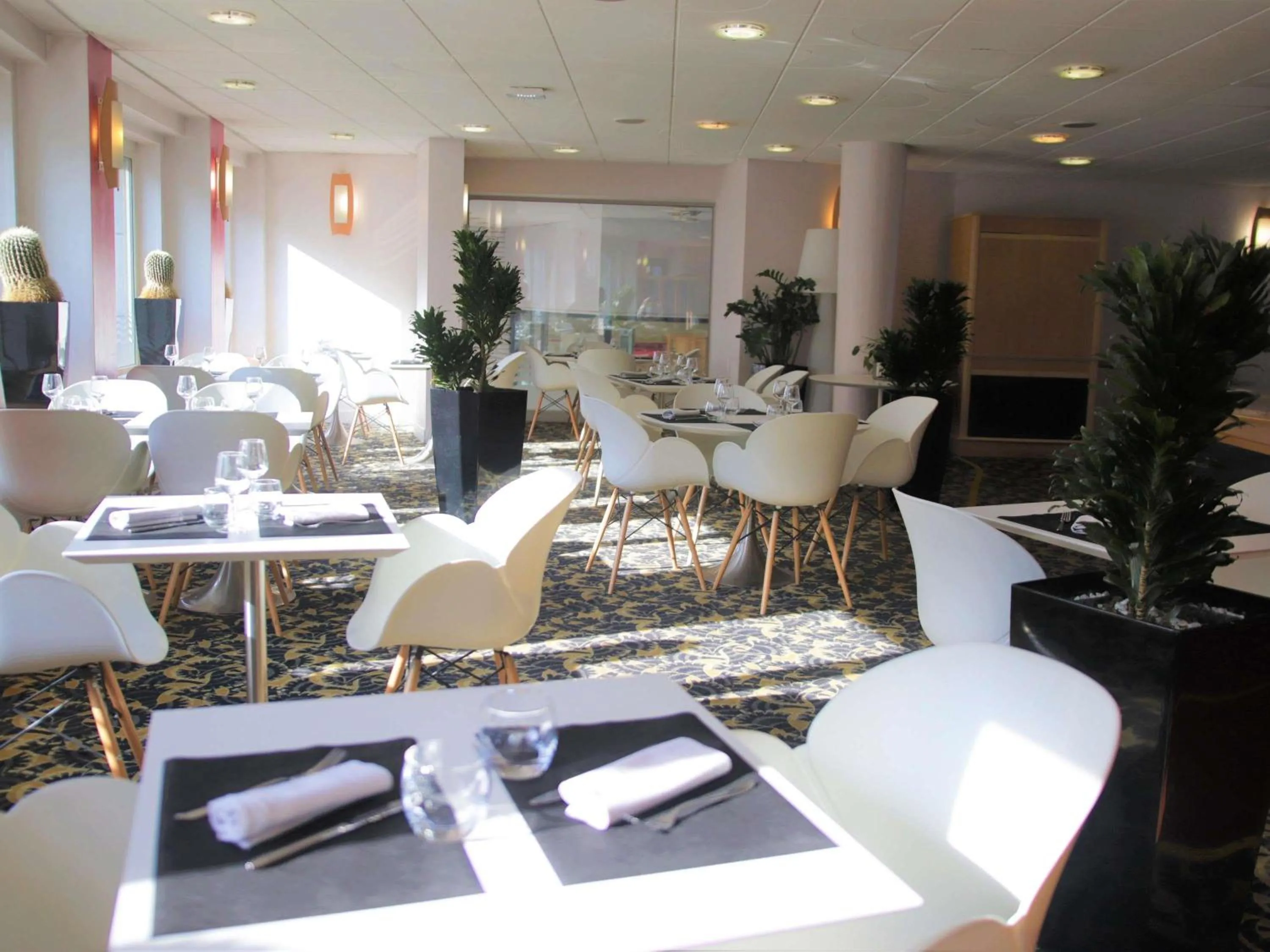 Restaurant/places to eat in Mercure Epinal Centre
