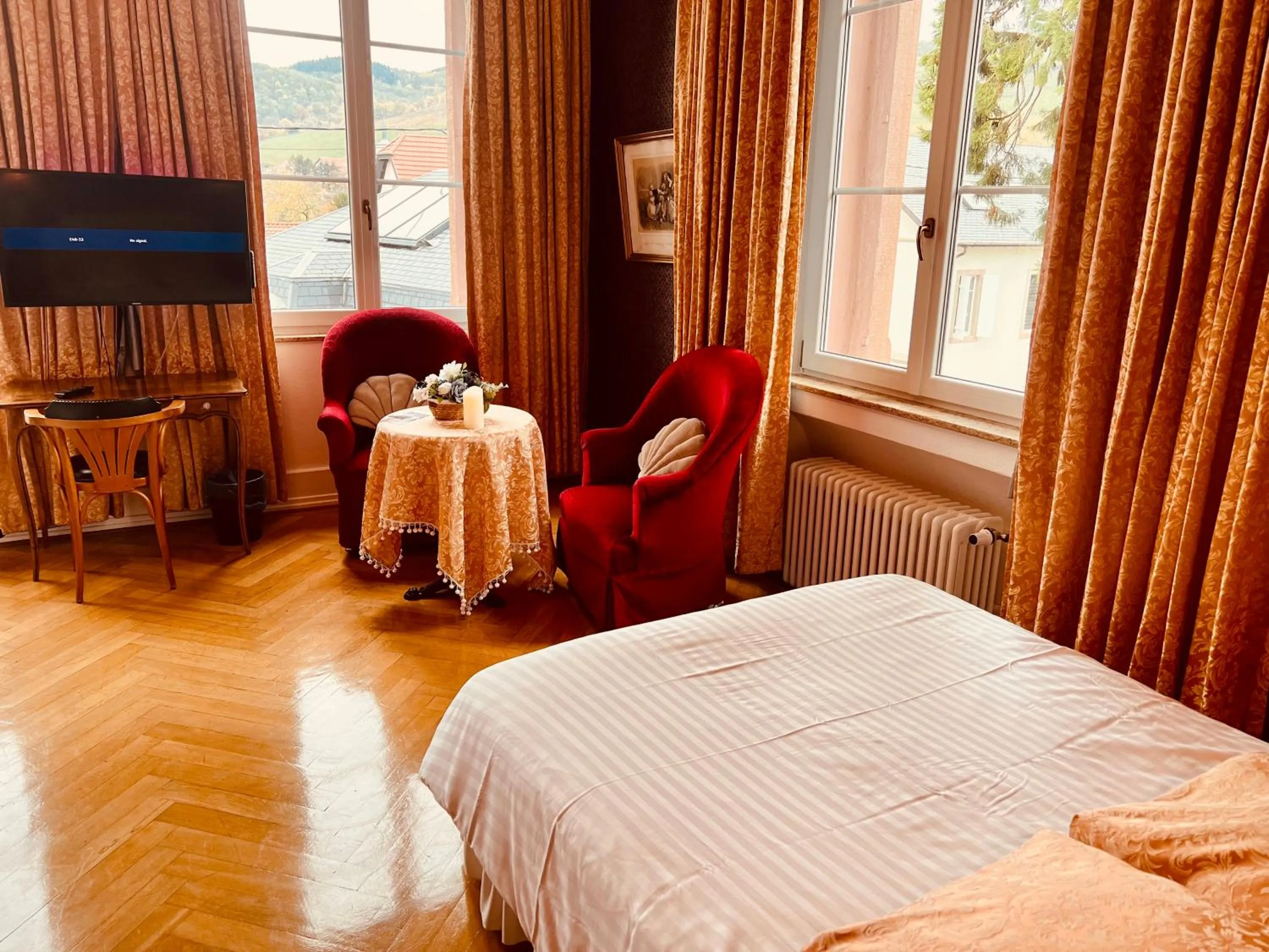 Bed in Hôtel Le Manoir