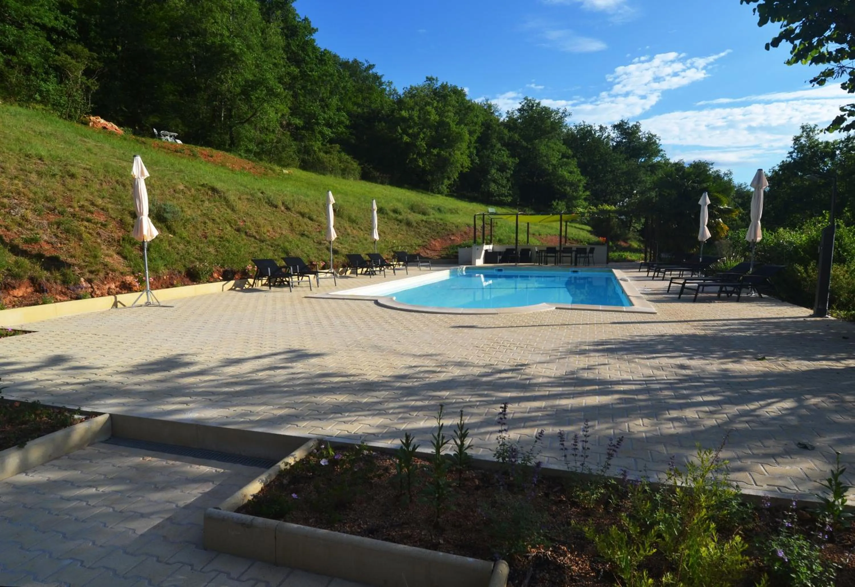 Pool view in Le Manoir