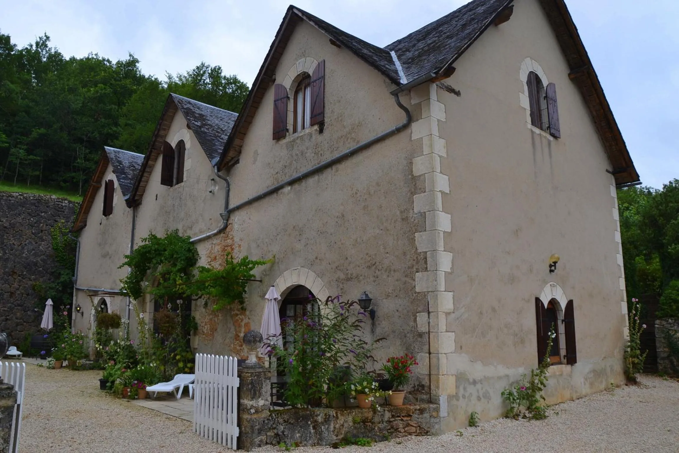 Facade/entrance in Le Manoir