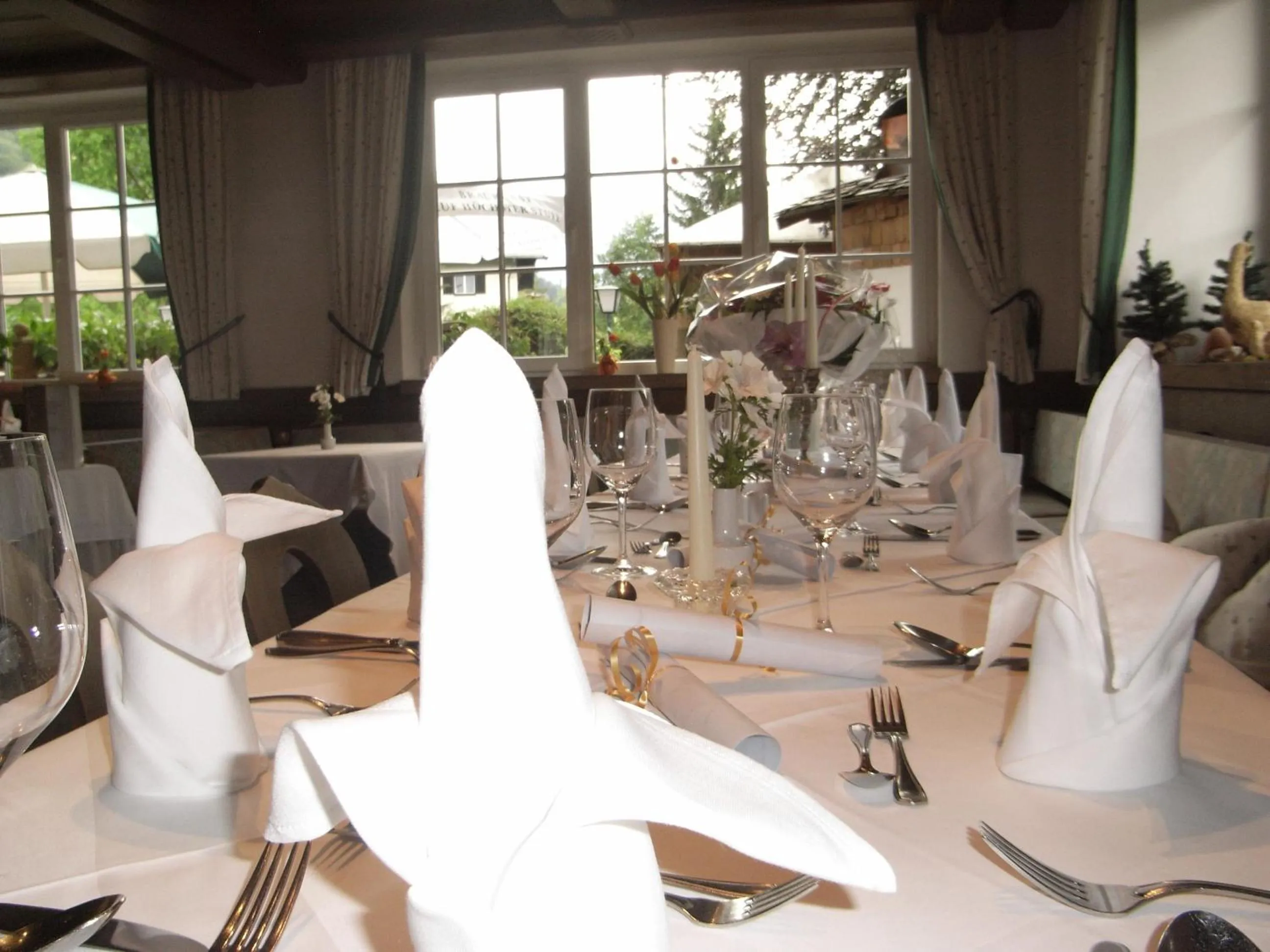 Restaurant/places to eat in Hotel zum Toni