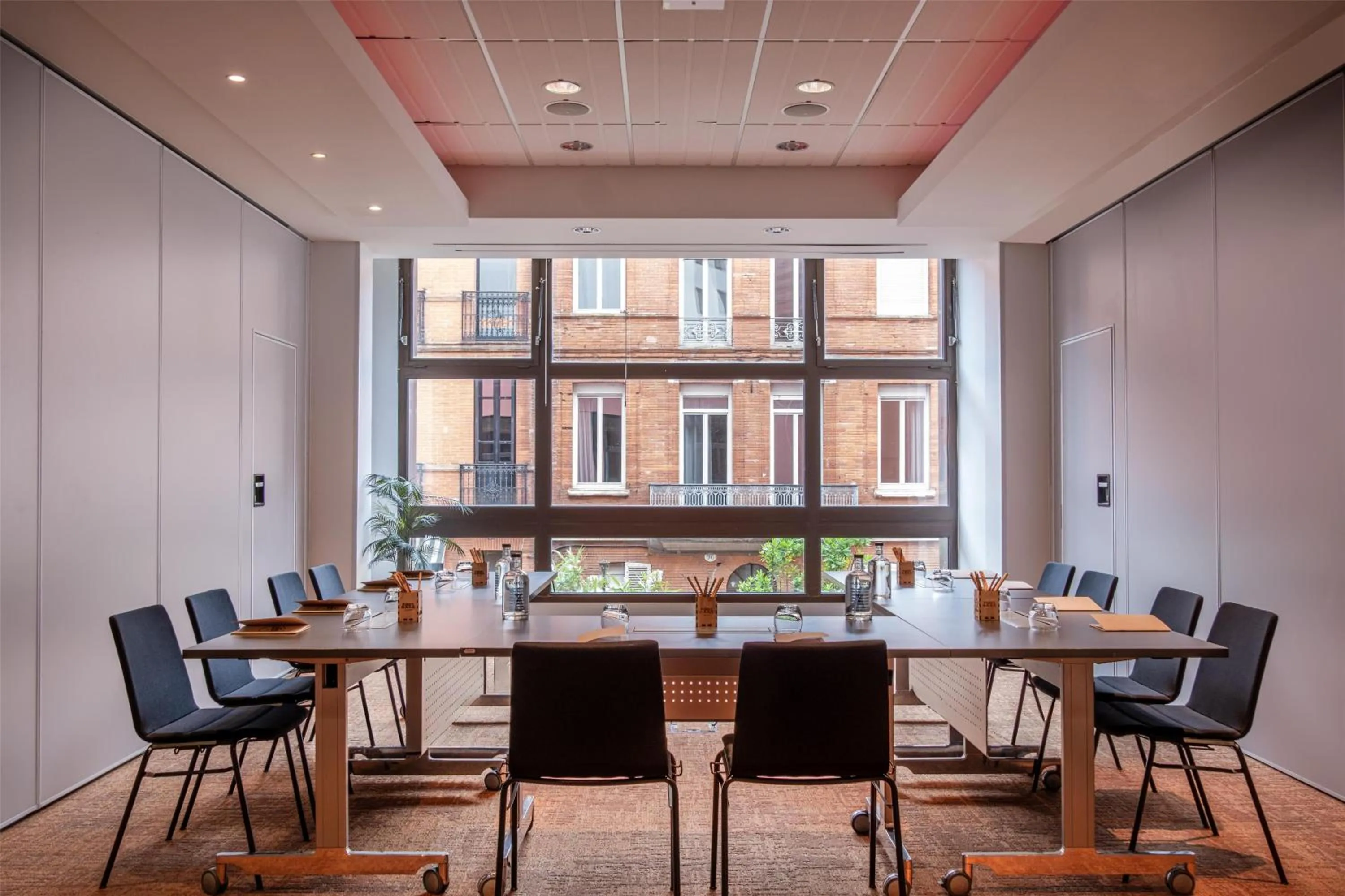 Meeting/conference room in FirstName Toulouse