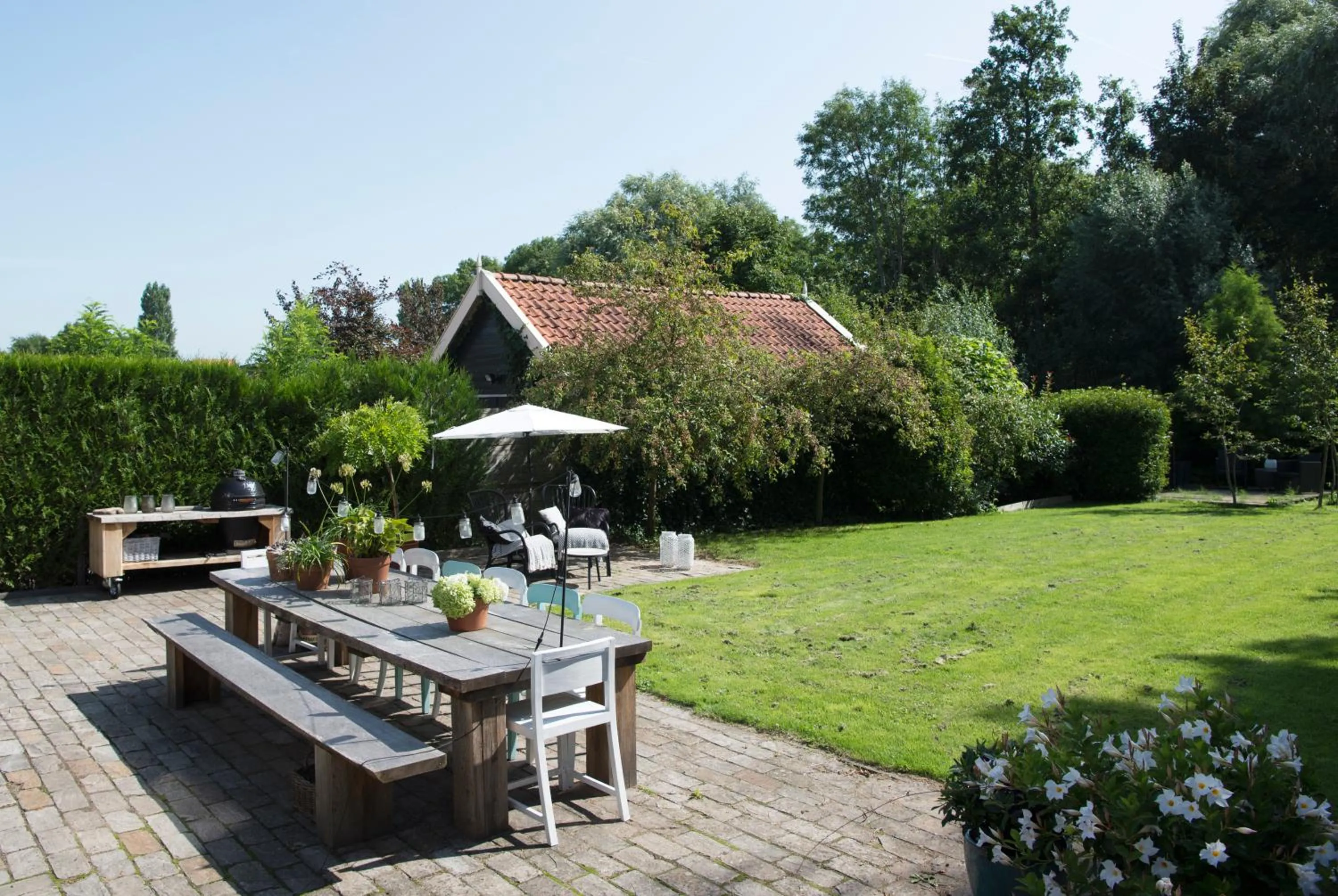 Garden view in B & B Meet the Dutch