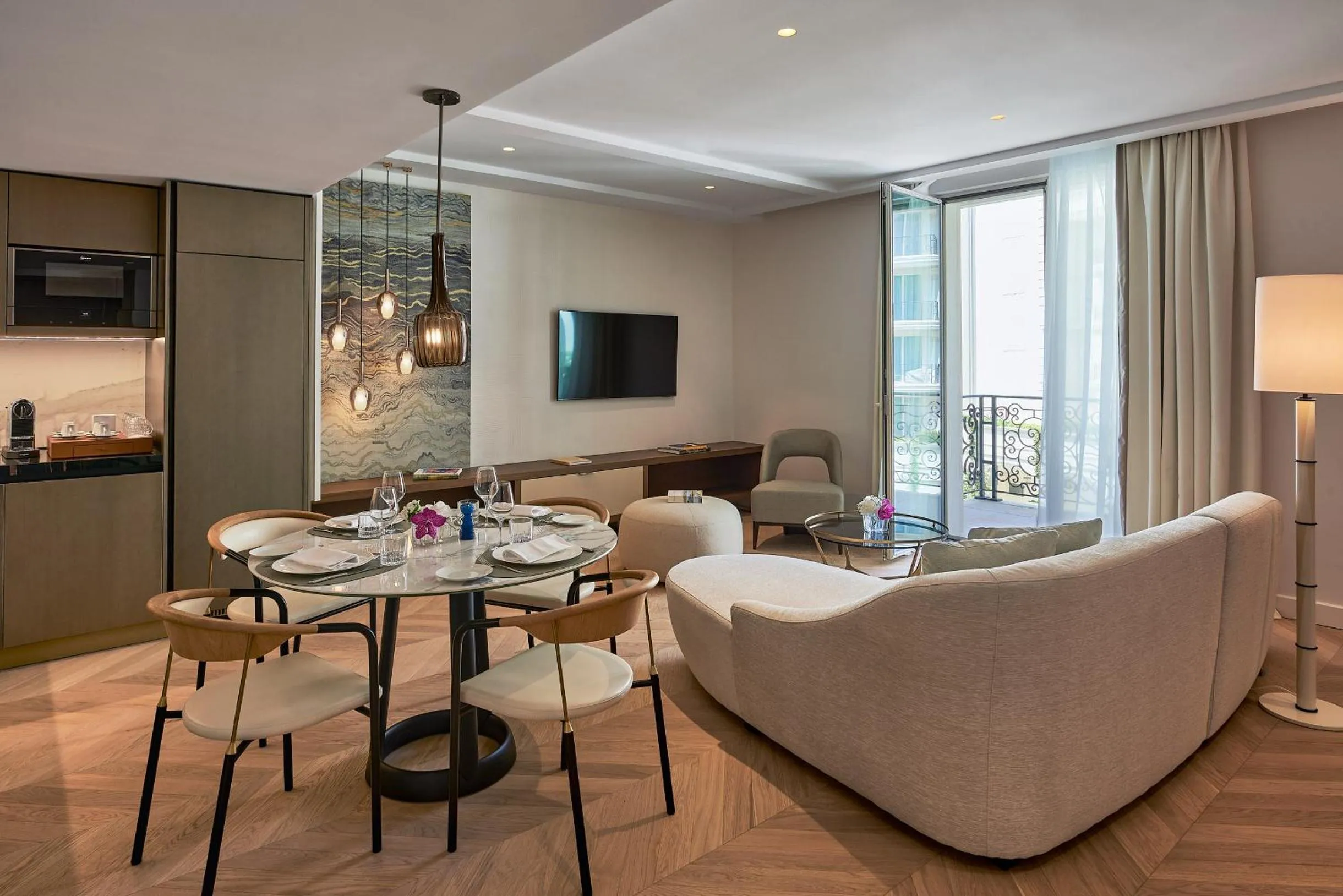 Kitchen or kitchenette in Carlton Cannes, a Regent Hotel