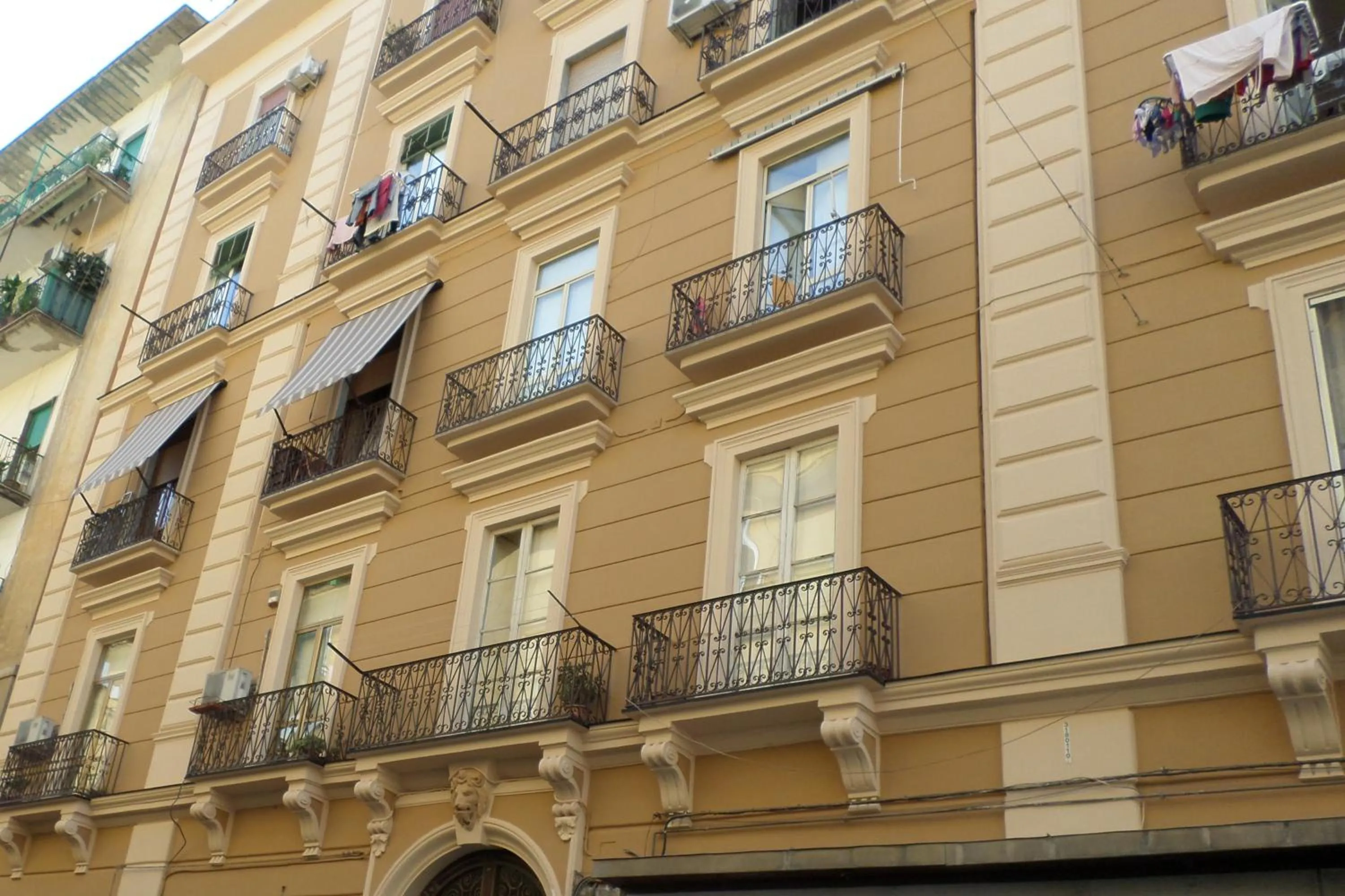 Property building in B&B Mansarda del Sole