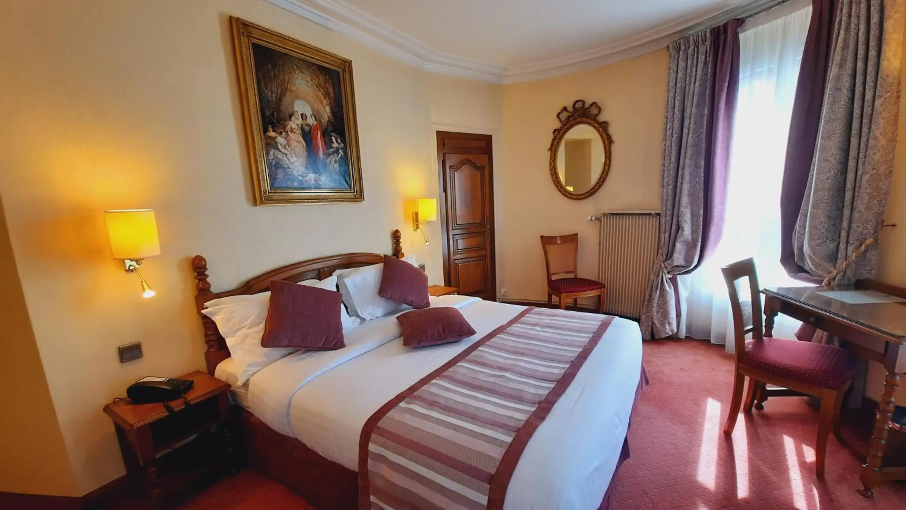 Bed in Hotel Paix Republique Bed in Hotel Paix Republique