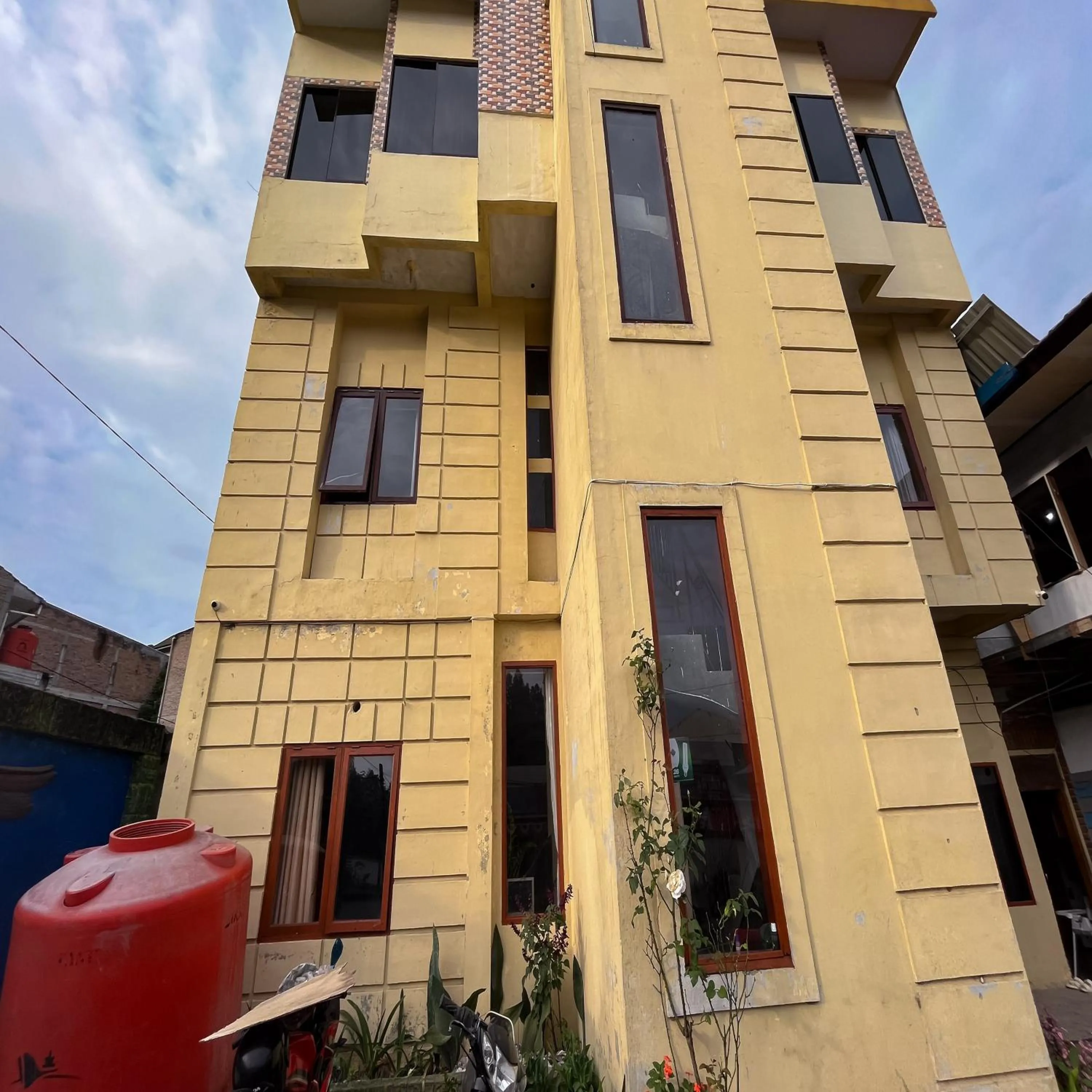Facade/entrance in RedDoorz at Serdika Pavilion Berastagi