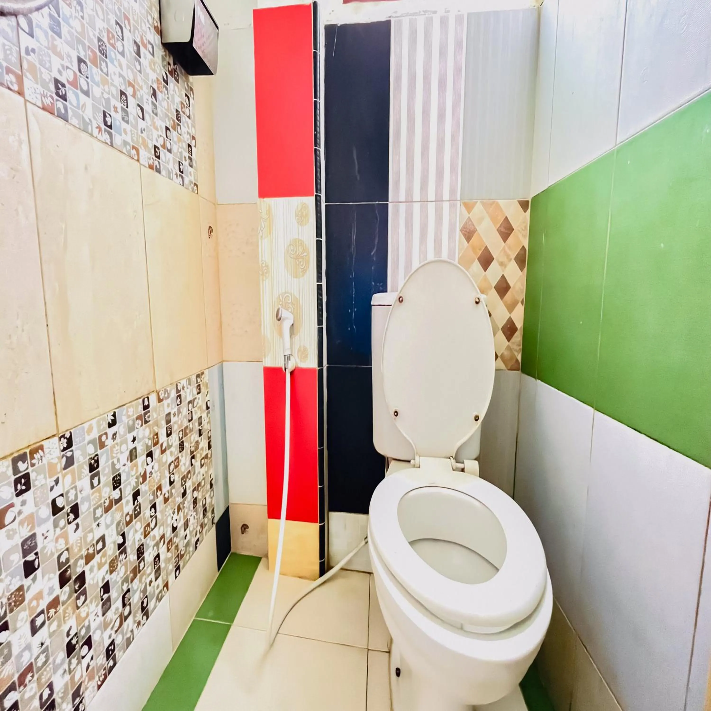 Bathroom in RedDoorz at Serdika Pavilion Berastagi