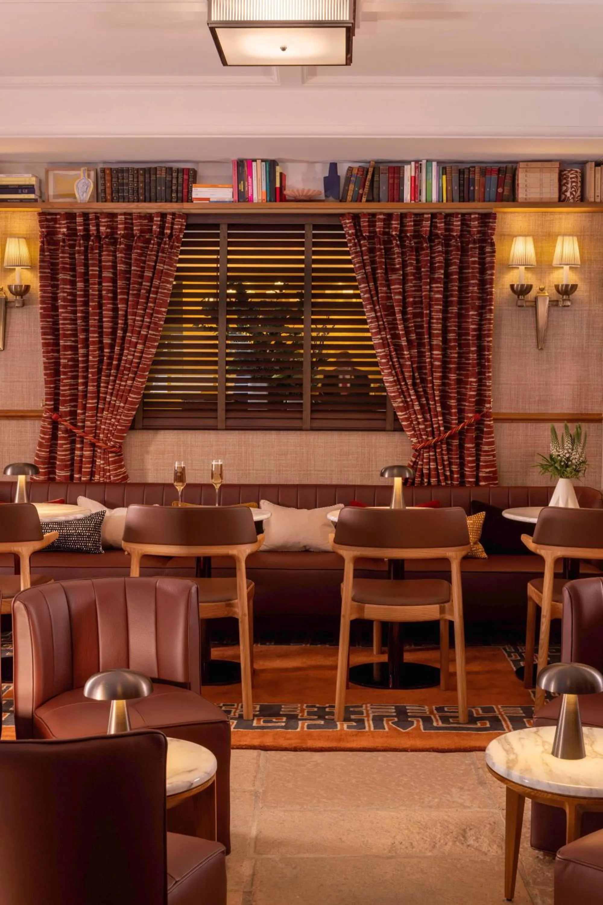 Lounge or bar in Hôtel D'Aubusson