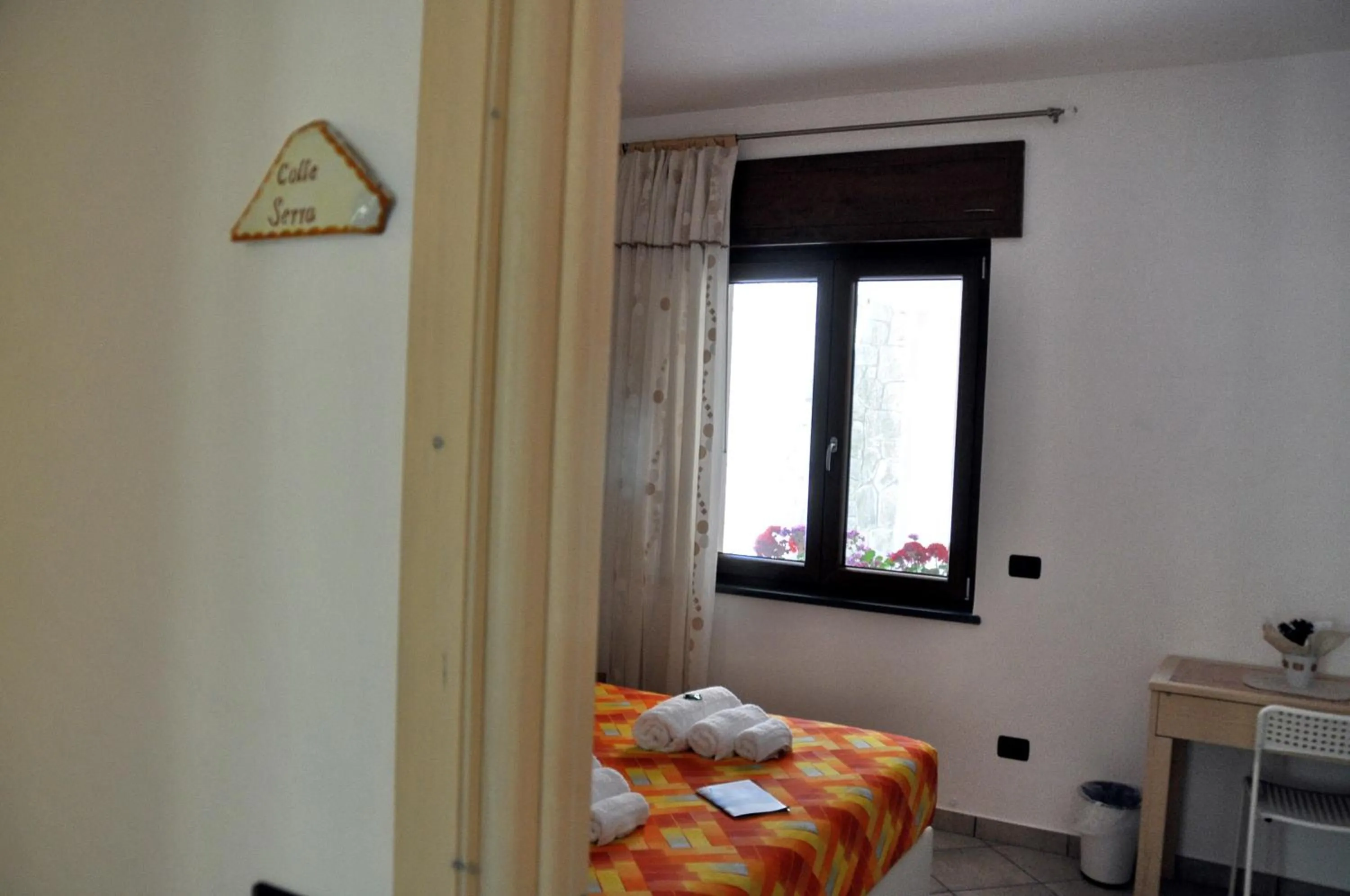 Decorative detail in A 2 Passi Dagli Dei