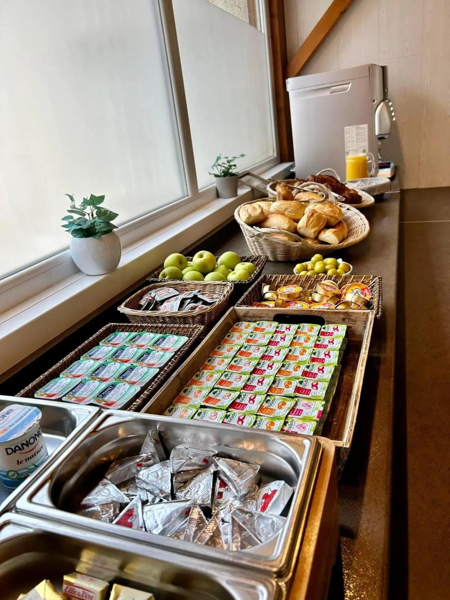 Food and drinks in Cit'Hotel du Tigre