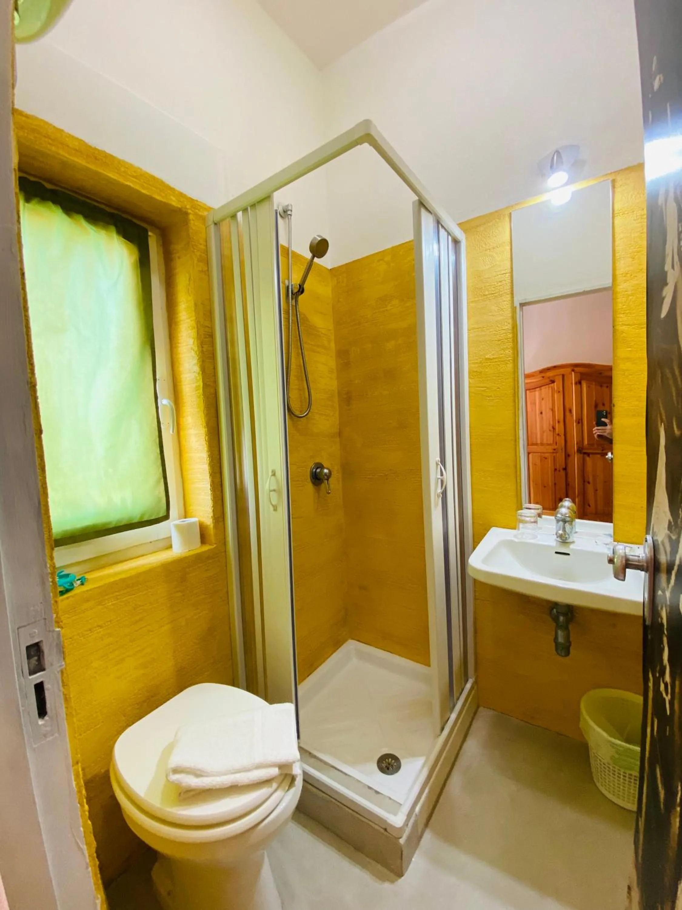 Green Gallery Hotel and Restaurant